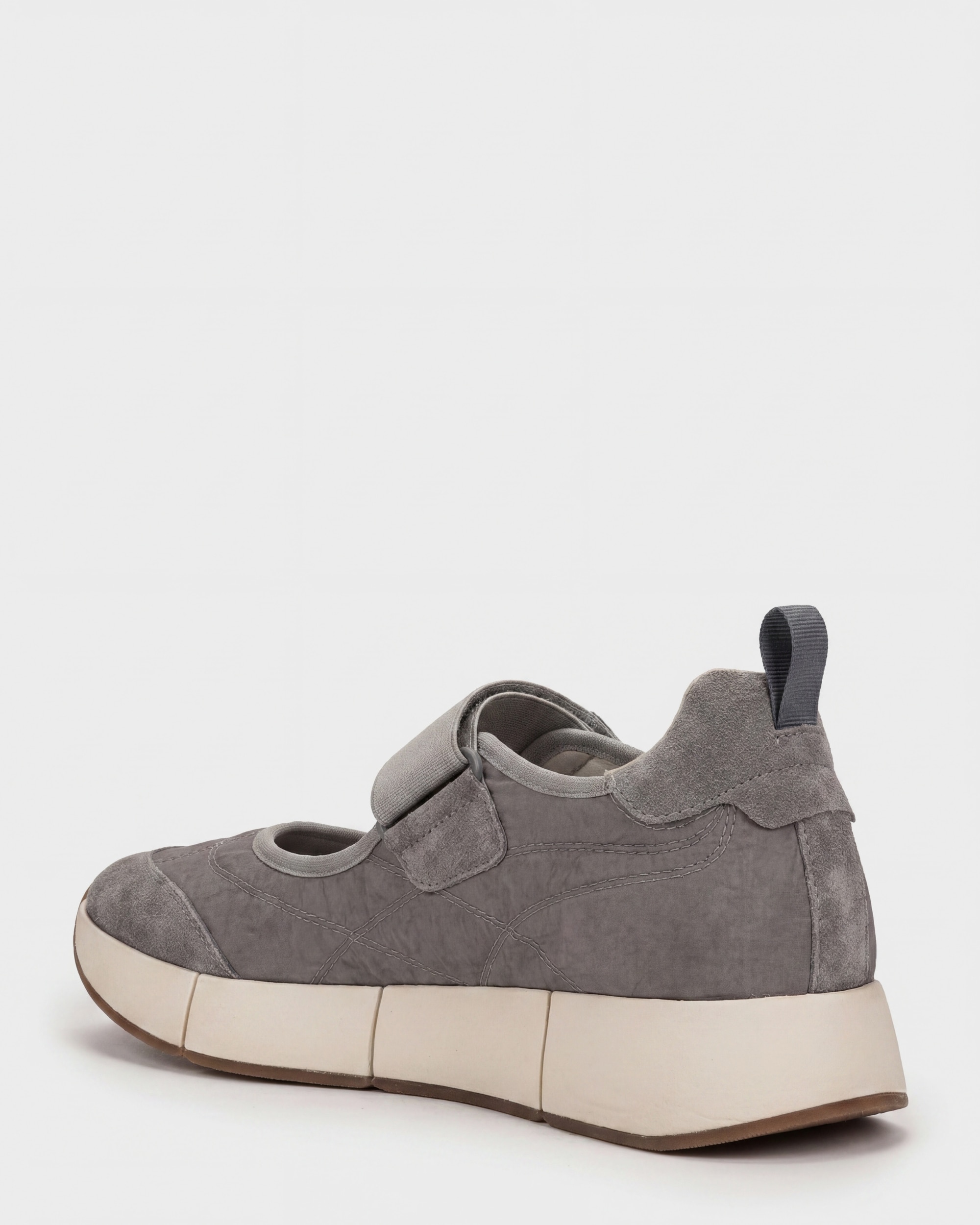 Zapatillas deportivas de mujer estilo bailarina con cierre adherente - Weekend by Pedro Miralles - Natural Gris-2
