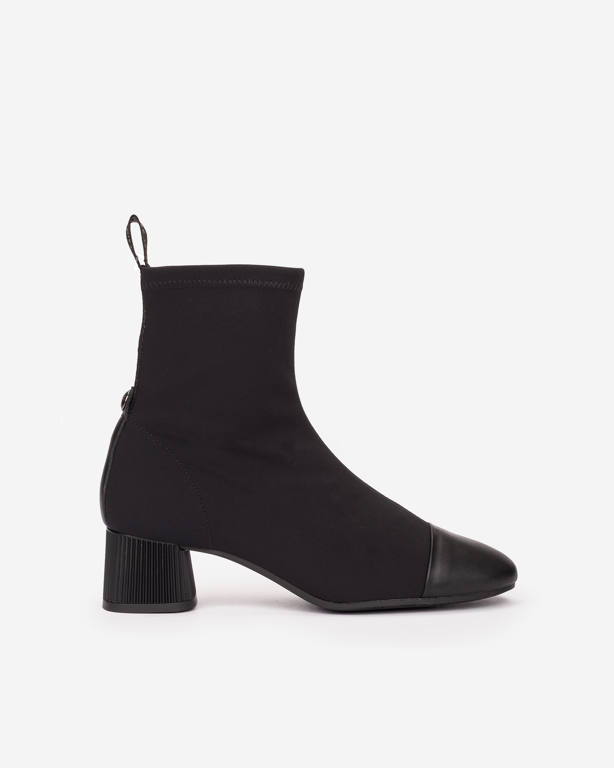 Imagen 0 de Botines básicos de mujer con detalles en contraste Negro