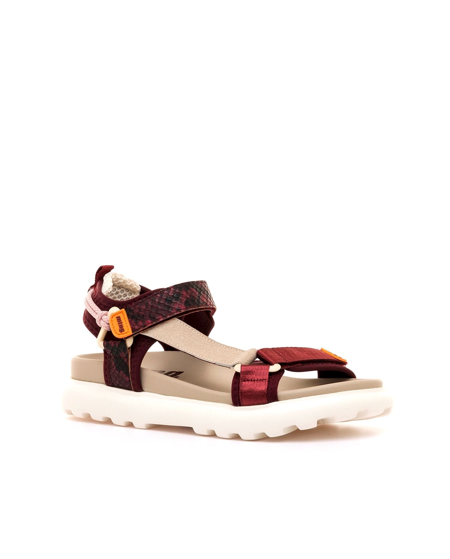 Mustang - Sandalias planas de mujer estilo deportivo.