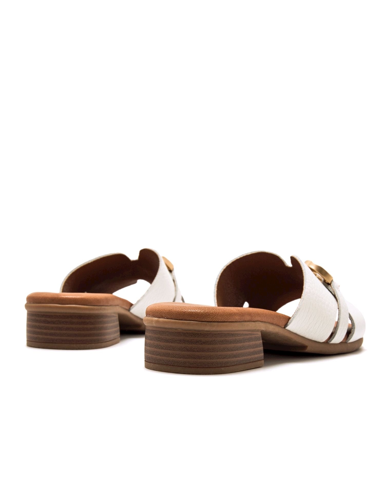Mustang - Sandalias planas de mujer en piel y detalle de flecos.
