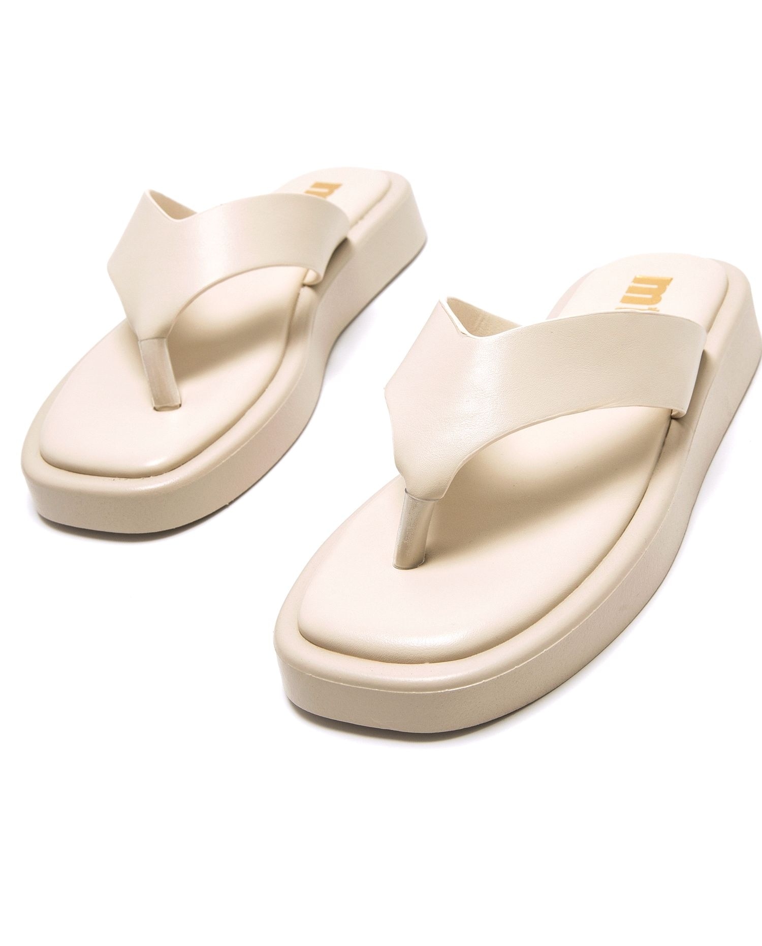 Sandalias planas estilo chancla con el dedo - Mustang - Natural Natural-4