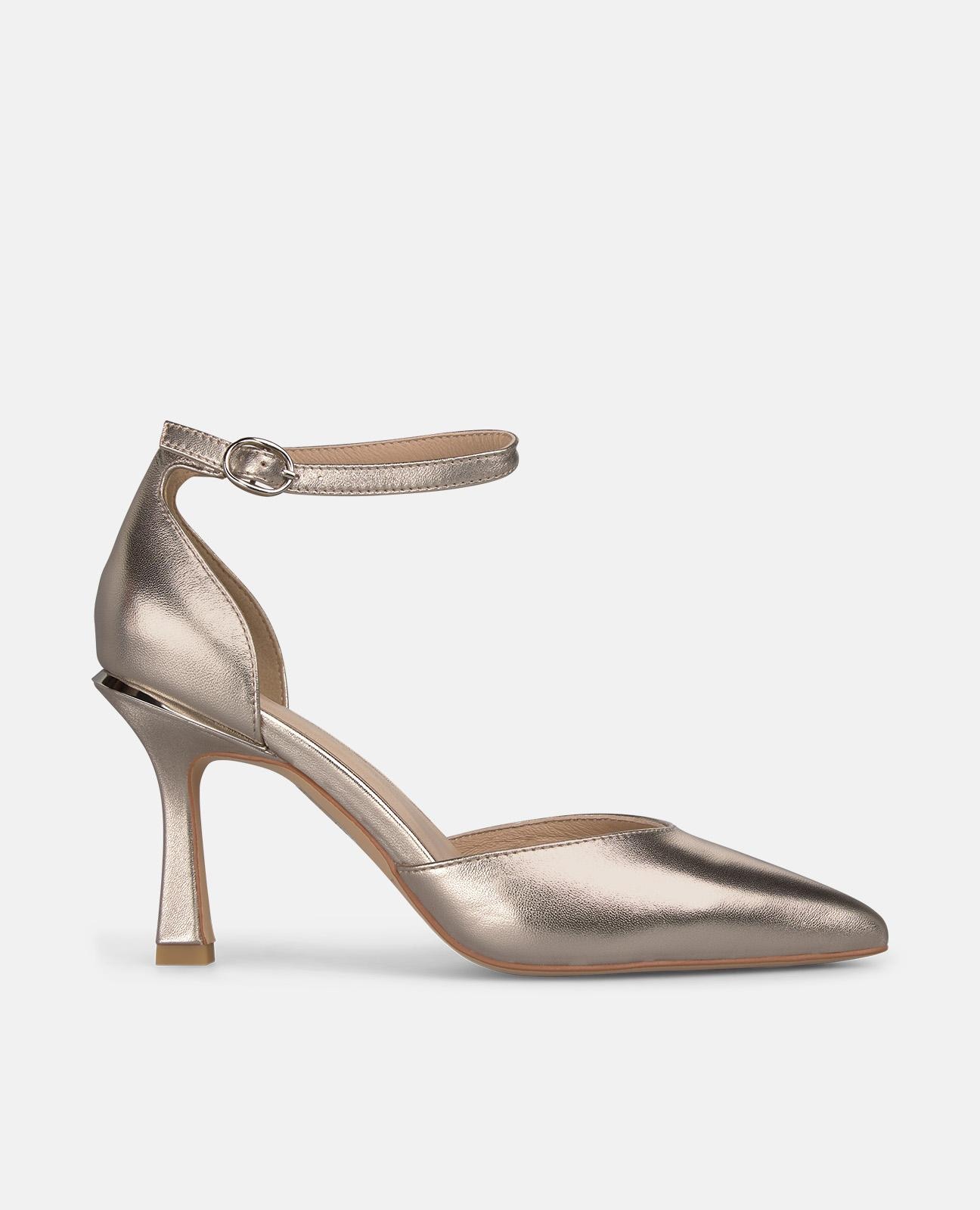 Zapatos de salón de mujer de piel efecto metalizado con cierre de hebilla - Alma en Pena - Oro Oro-1