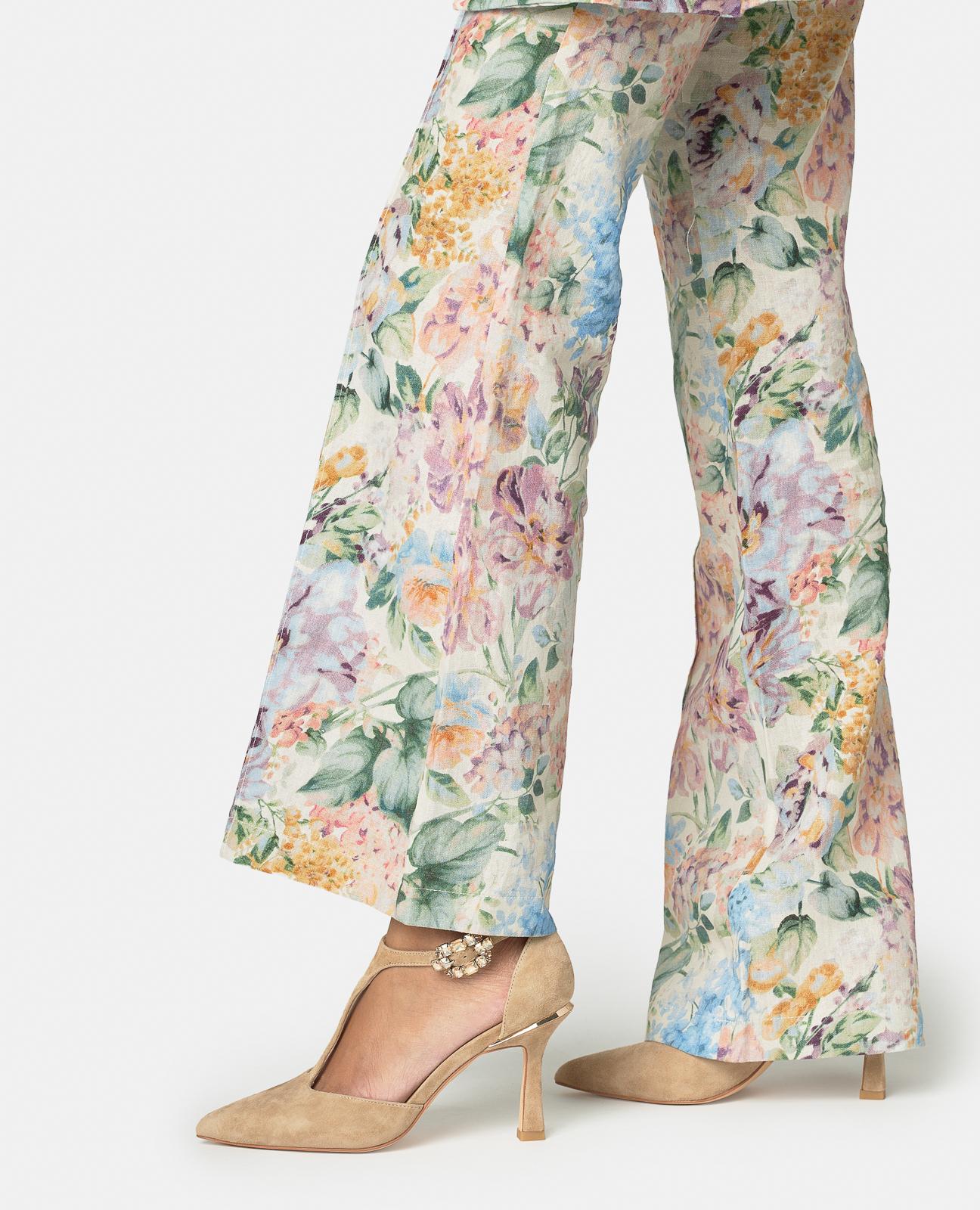 Zapatos de salón de mujer de piel con detalle de tira en la parte delantera y detalles tipo joya - Alma en Pena - Arena Arena-2