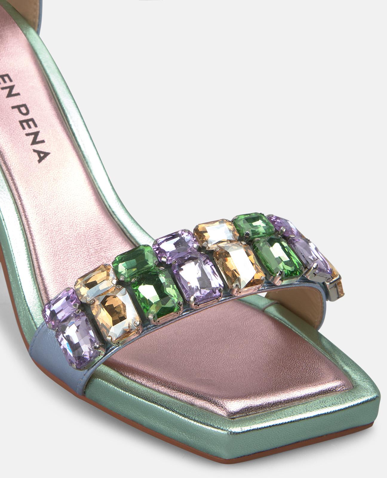 Sandalias de tacón de mujer en piel efecto metalizado con detalle de joyas y cierre de cremallera - Alma en Pena - Azul Azul-4