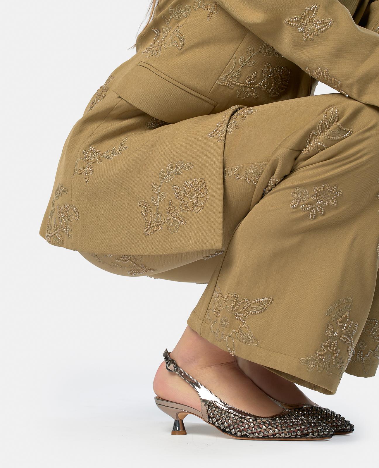 Zapatos de salón de mujer en piel destalonados con tachas de pedreria - Plateado Plateado-2