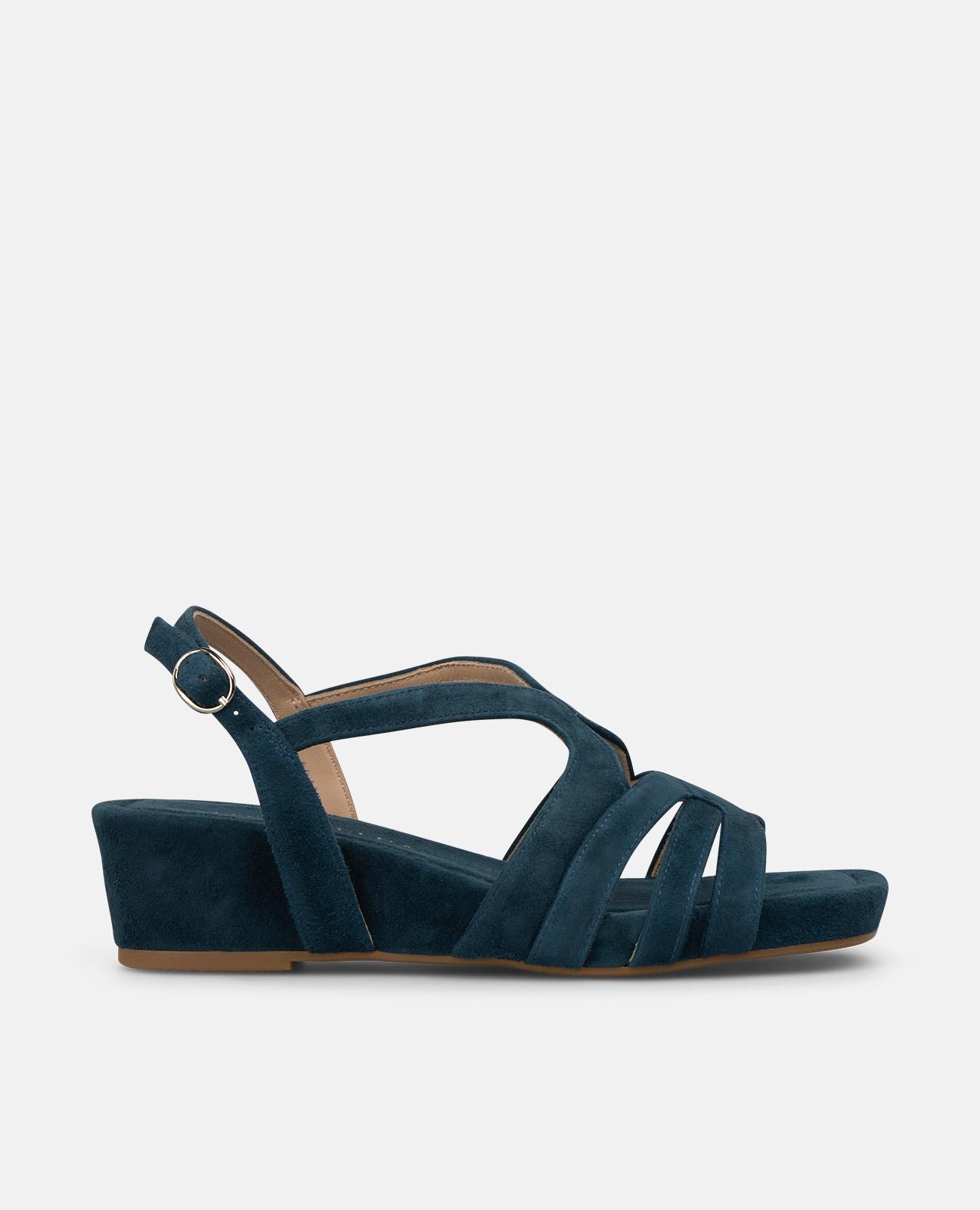 Alma en Pena - Sandalias de cuña de mujer en piel con múltiples tiras y cierre de hebilla.