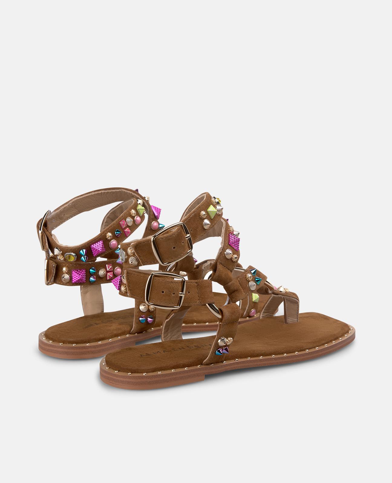 Imagen 3 de Sandalias romanas de mujer en piel con tira en t con hebilla circular - Alma en Pena - Caramelo Caramelo