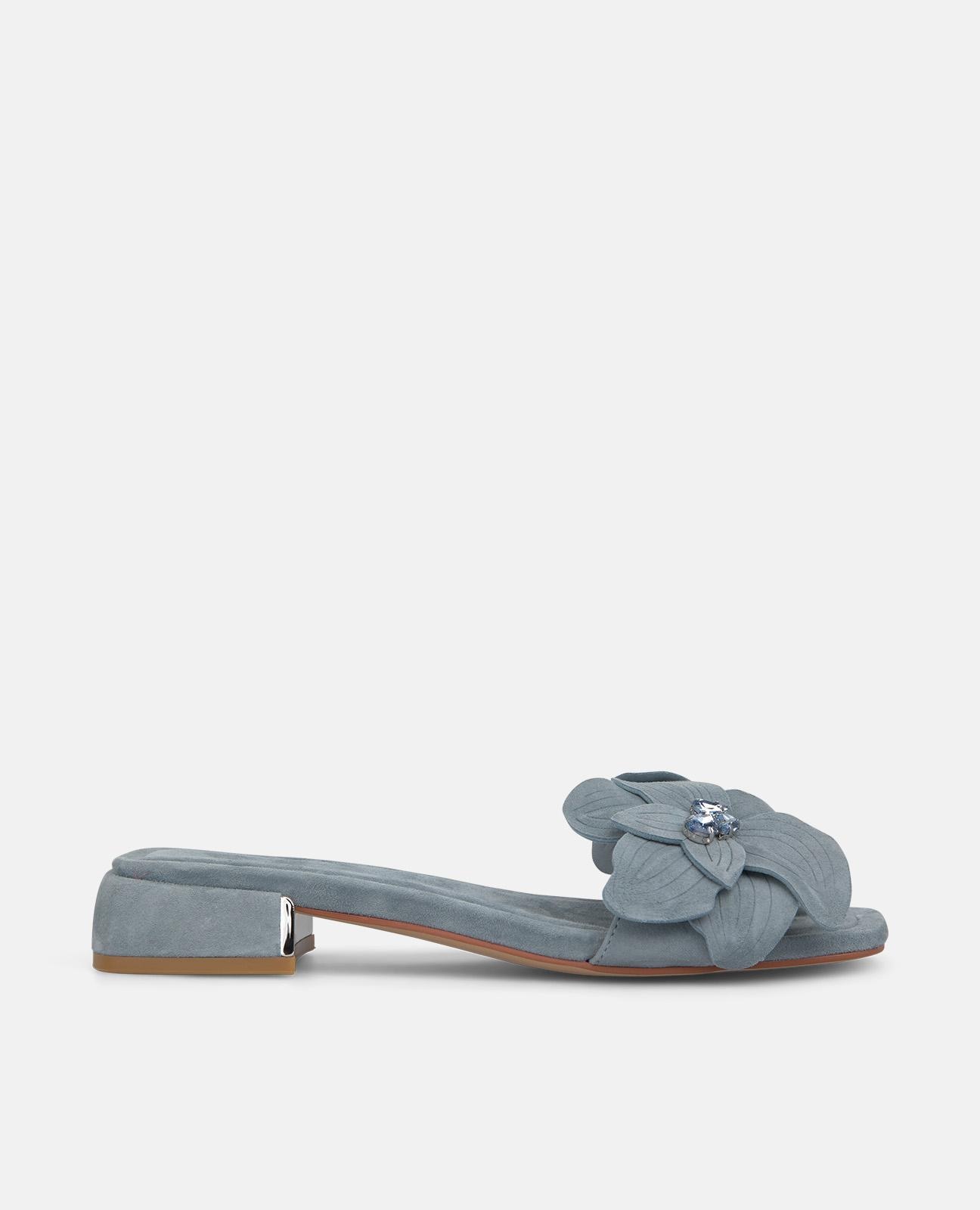 Alma en Pena - Sandalias de pala de mujer en piel con detalle flores en la parte delantera y tacón.