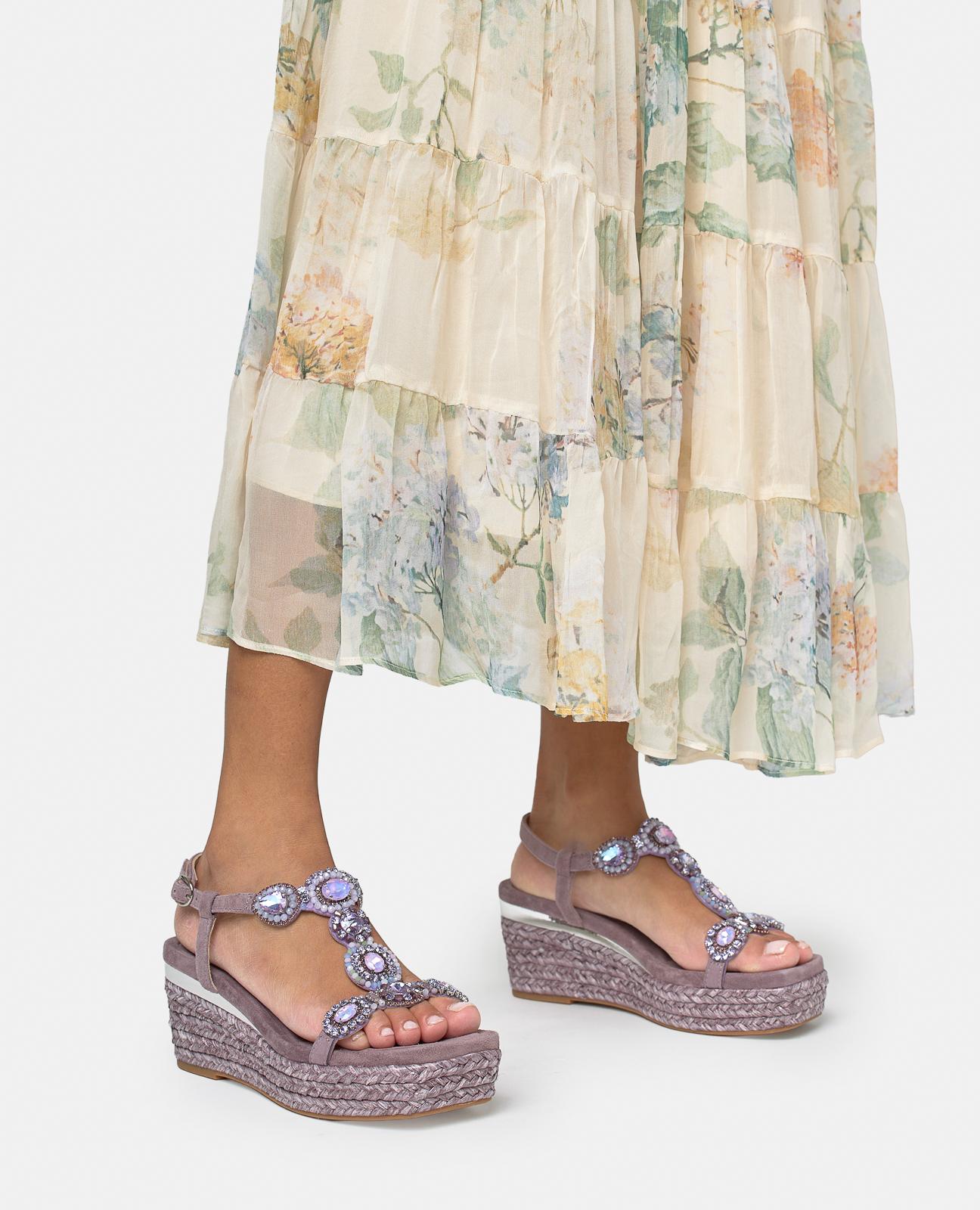 Sandalias de cuña de mujer de esparto con tira frontal en T con detalle de pedreria circular - Morado Morado-2