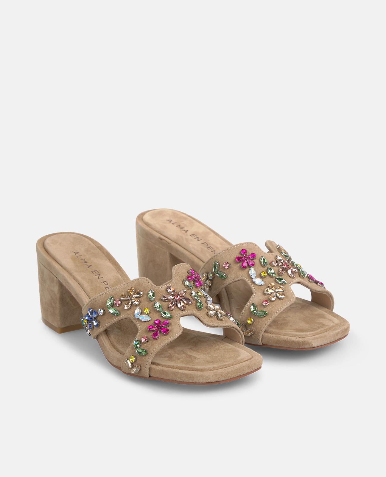 Sandalias de pala de mujer en piel con detalle joya y tacón - Arena Arena-4