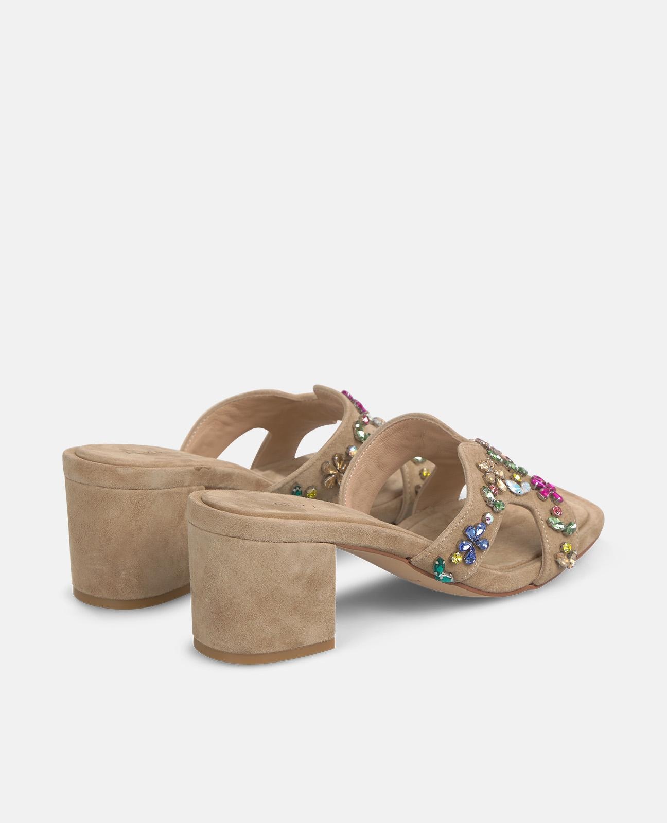 Sandalias de pala de mujer en piel con detalle joya y tacón - Arena Arena-3