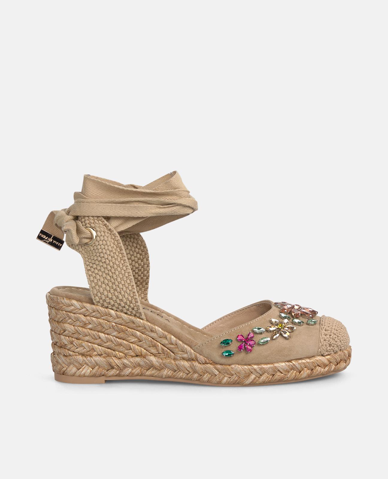 Alpargatas de cuña de mujer de esparto con detalle floral - Alma en Pena - Arena Arena-1