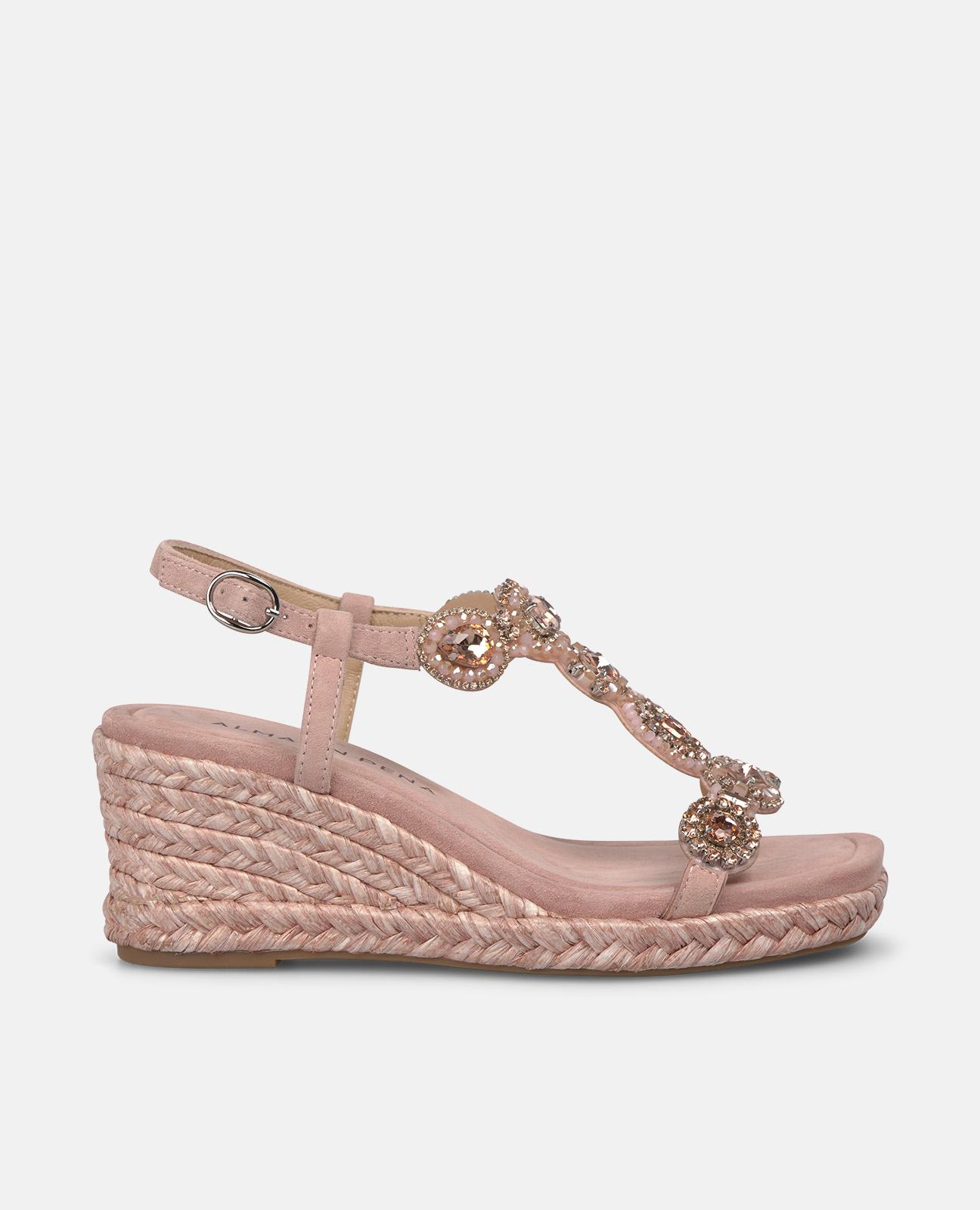 Alma en Pena - Sandalias de cuña de mujer de esparto con tira frontal en t con detalle pedrería circular.