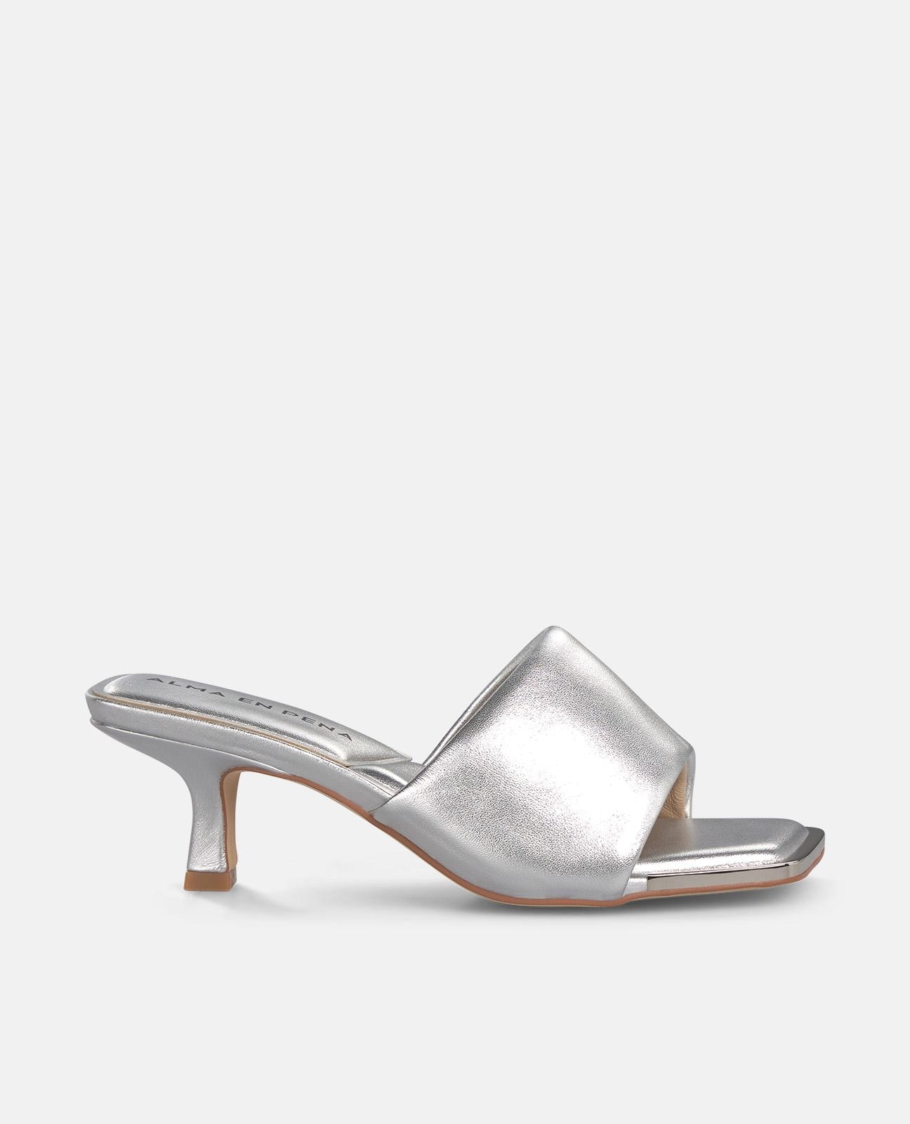 Sandalias de pala de mujer en piel efecto metalizado con tacón - Alma en Pena - Plata Plata-1