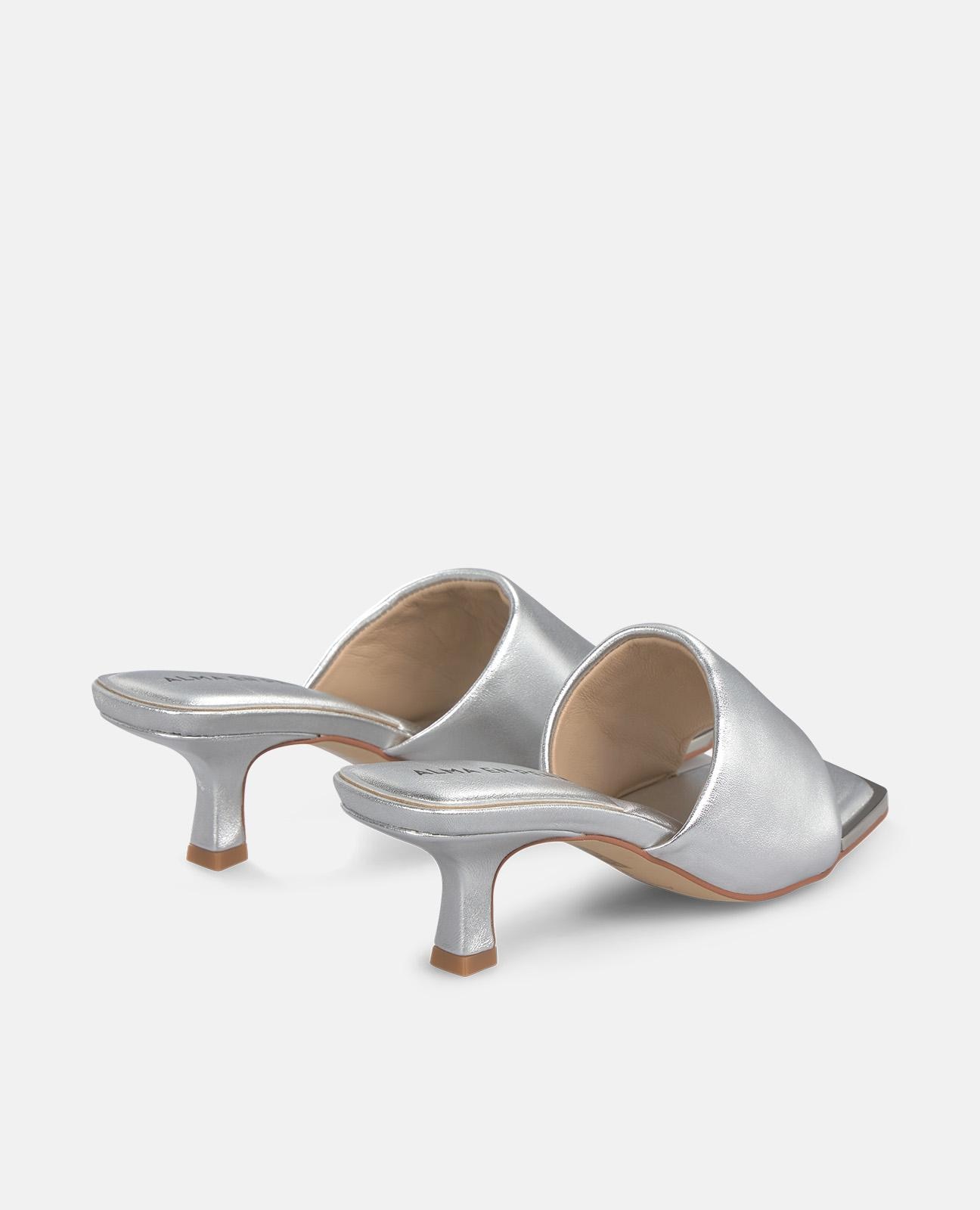 Sandalias de pala de mujer en piel efecto metalizado con tacón - Alma en Pena - Plata Plata-3