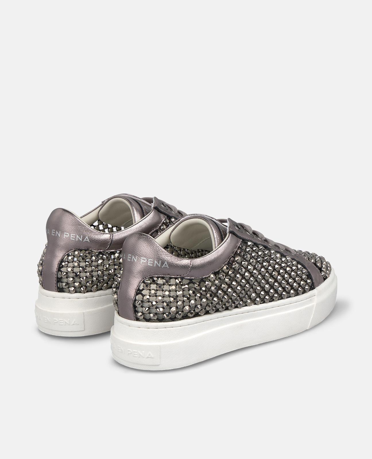 Zapatillas deportivas de mujer de rejilla con tachas de pedrería y cierre de cordones - Alma en Pena - Plata Plata-3