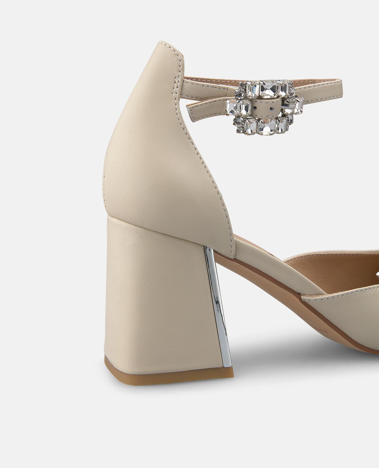 Zapatos de salón de mujer en piel con pespunte en contrastey tira trasera al tobillo - Alma en Pena - Marfil Marfil-5