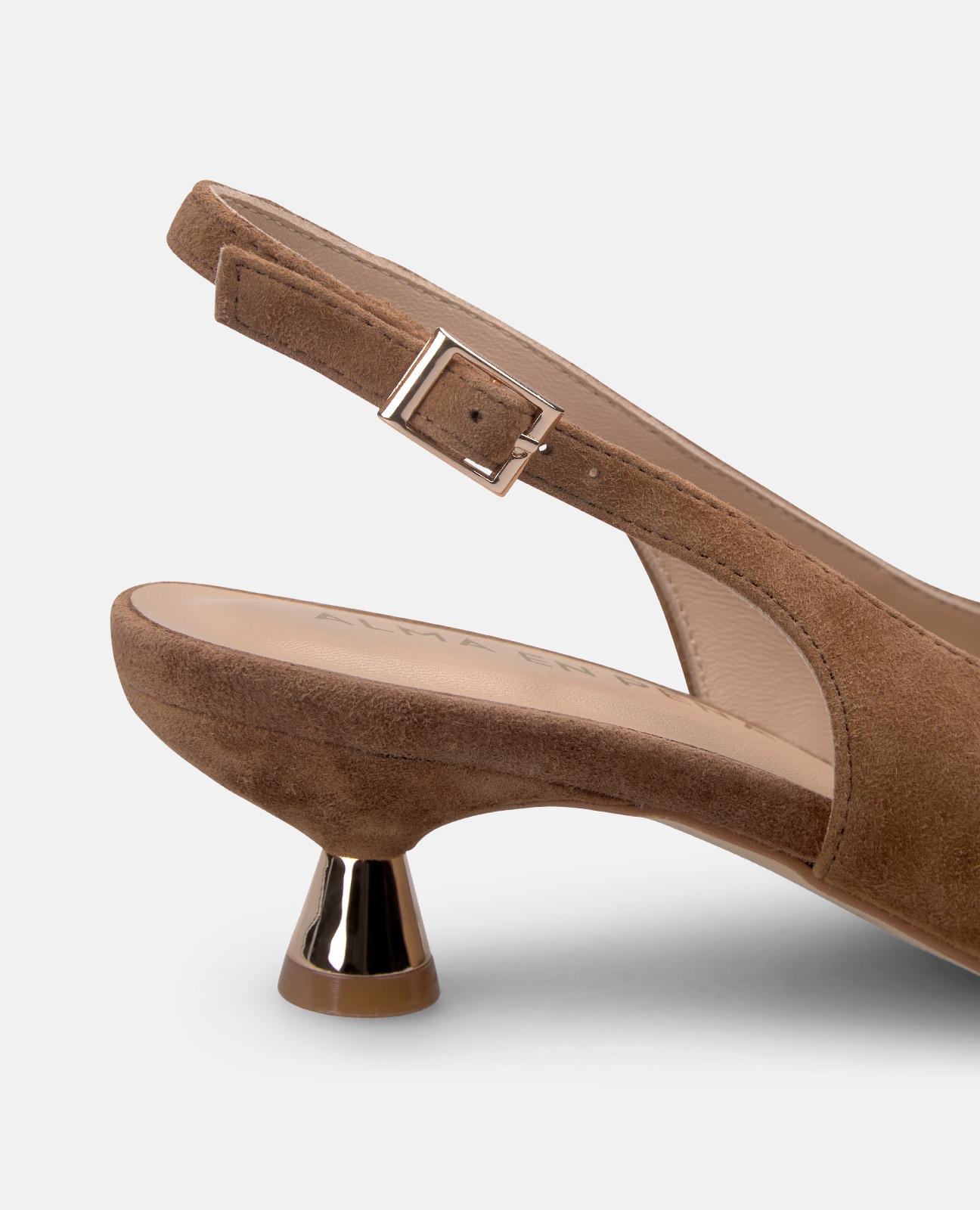 Zapatos de salón de mujer destalonados de piel con cierre mediante hebilla - Alma en Pena - Caramelo Caramelo-5