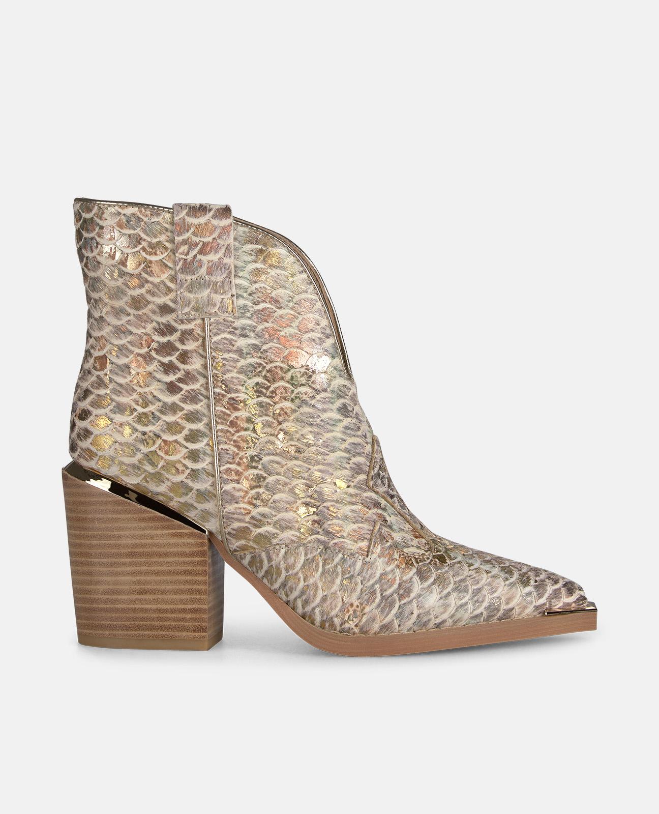 Alma en Pena - Botines cowboy de mujer en piel efecto serpiente con corte escotado delantero.