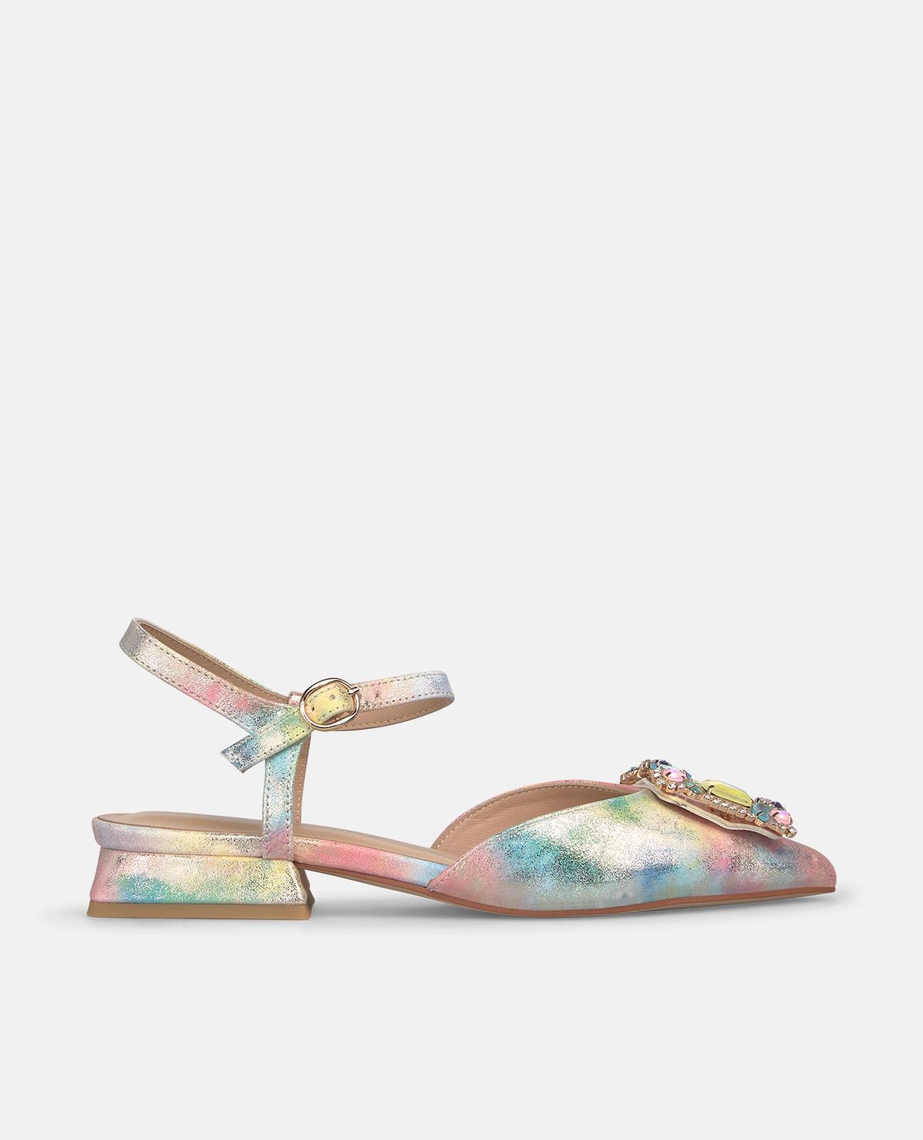 Alma en Pena - Zapatos de salón de mujer destalonados en piel efecto fantasia con detalle joya frontal.