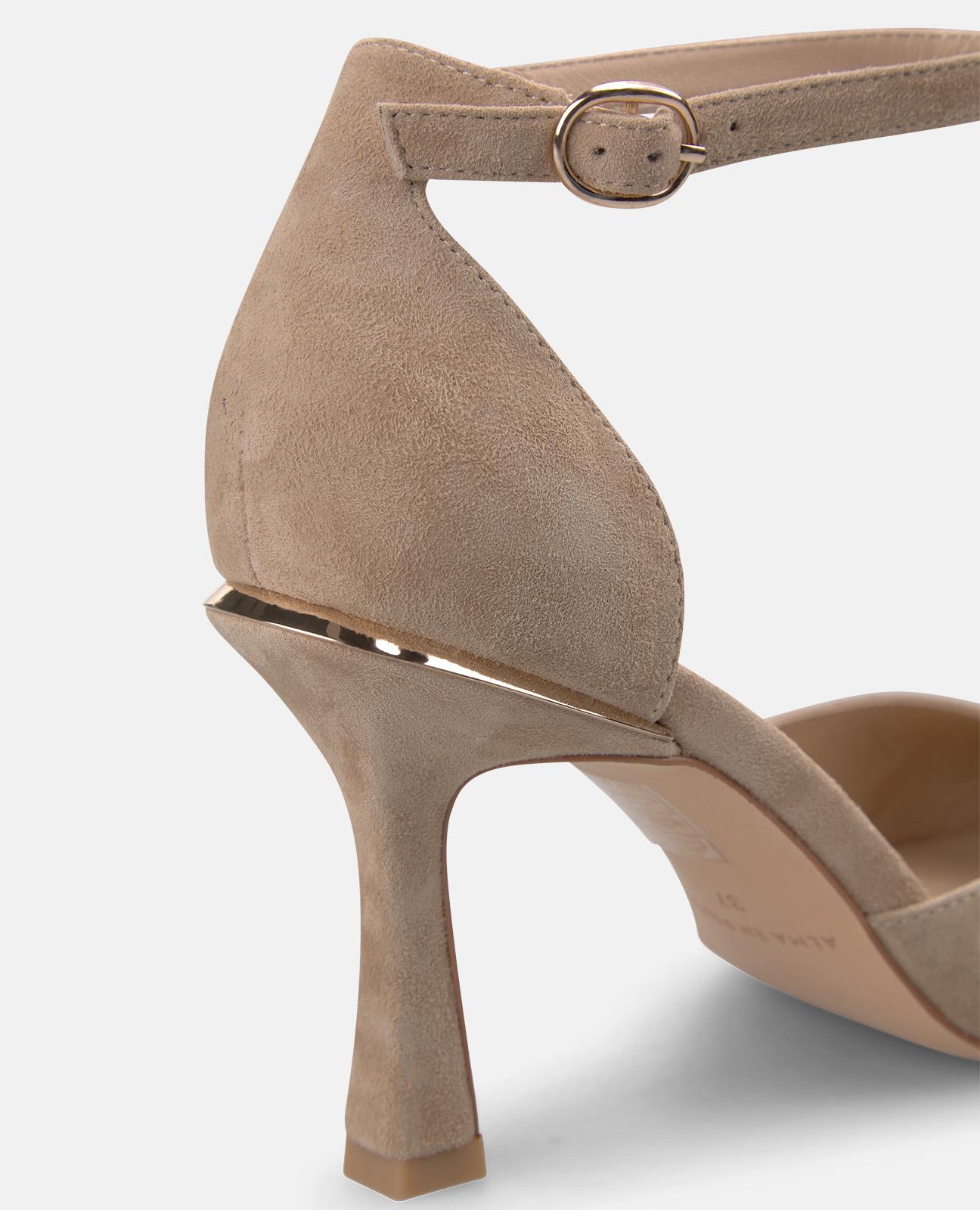 Zapatos de salón de mujer de piel con cierre mediante hebilla al tobillo - Alma en Pena - Arena Arena-5