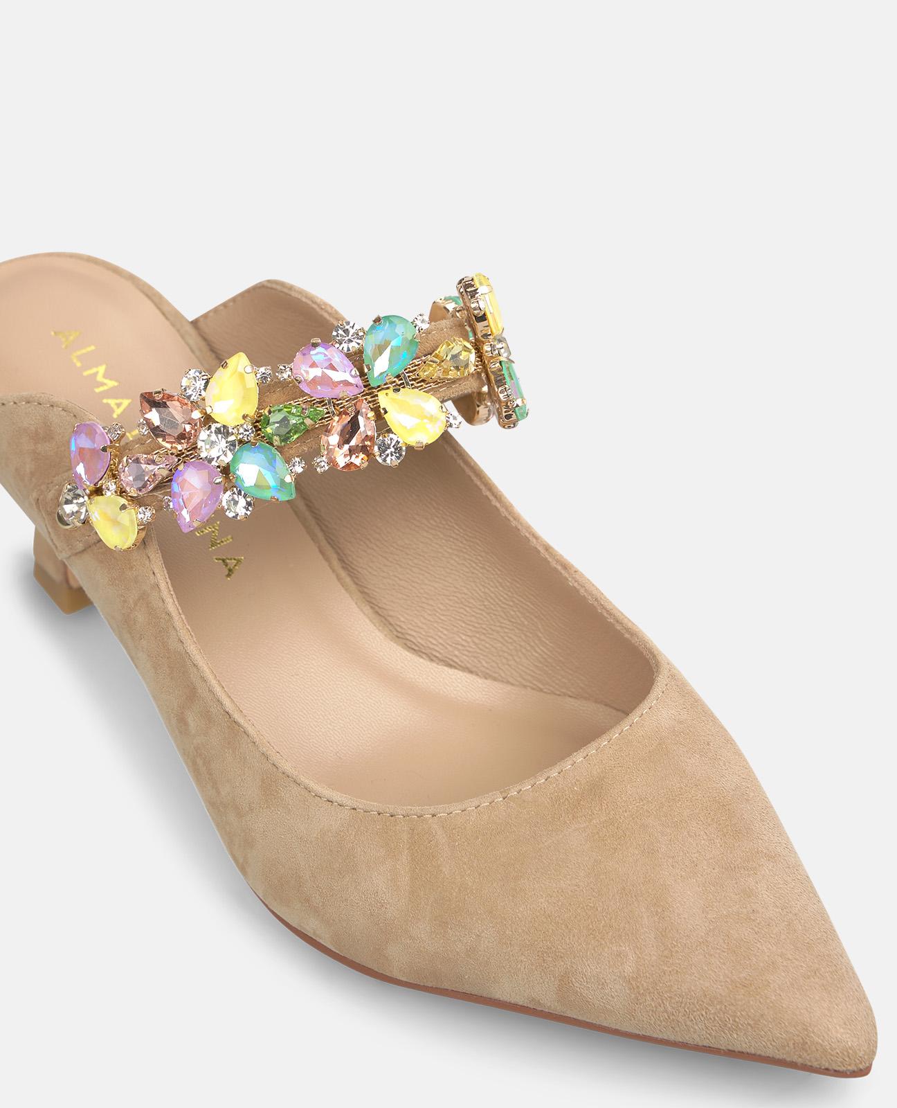 Zapatos de salón de mujer destalonados en piel con tira con detalle pedreria - Alma en Pena - Arena Arena-5