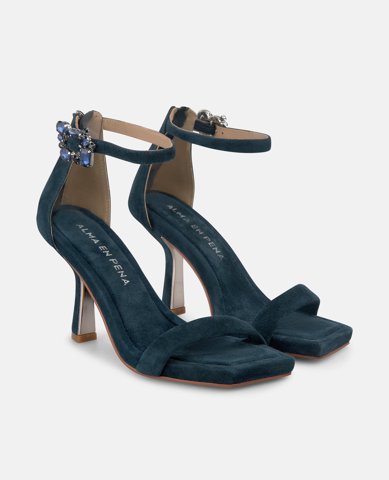 Sandalias de tacón de mujer en piel con tira delantera y cierre de hebilla con detalles tipo joya - Alma en Pena - Azul marino Azul marino-4
