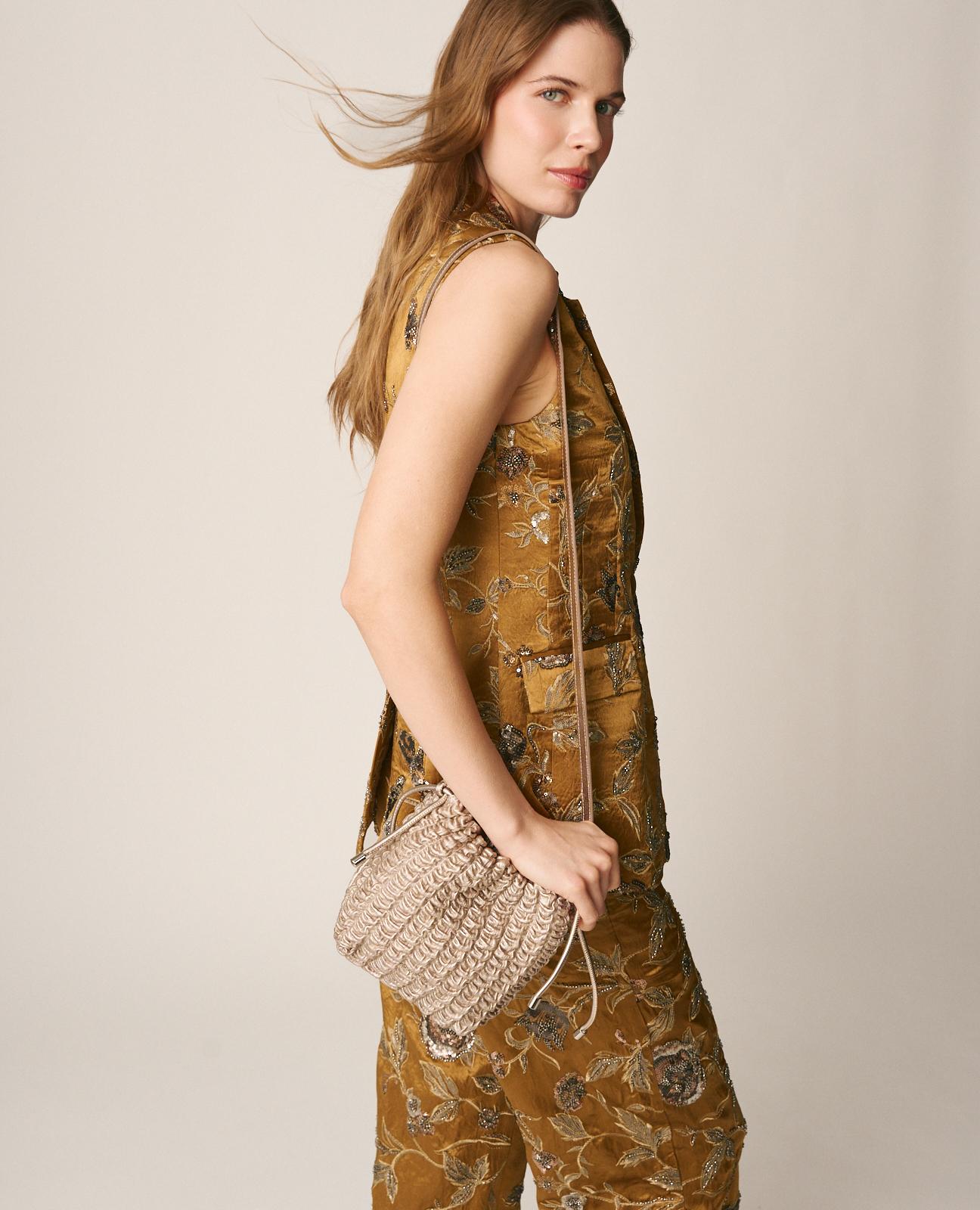 Bolso de mano estilo saco de piel en relieve y correa bandolera ajustable - Alma en Pena - Oro Oro-2