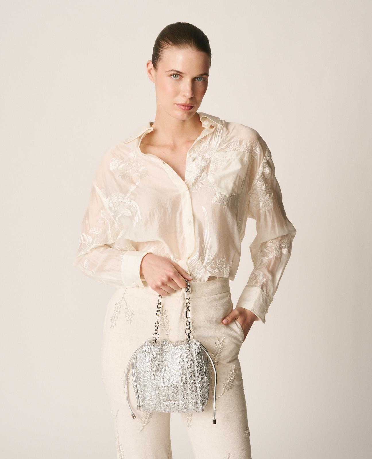Bolso de mano estilo saco de piel en relieve y correa bandolera ajustable - Alma en Pena - Plata Plata-3