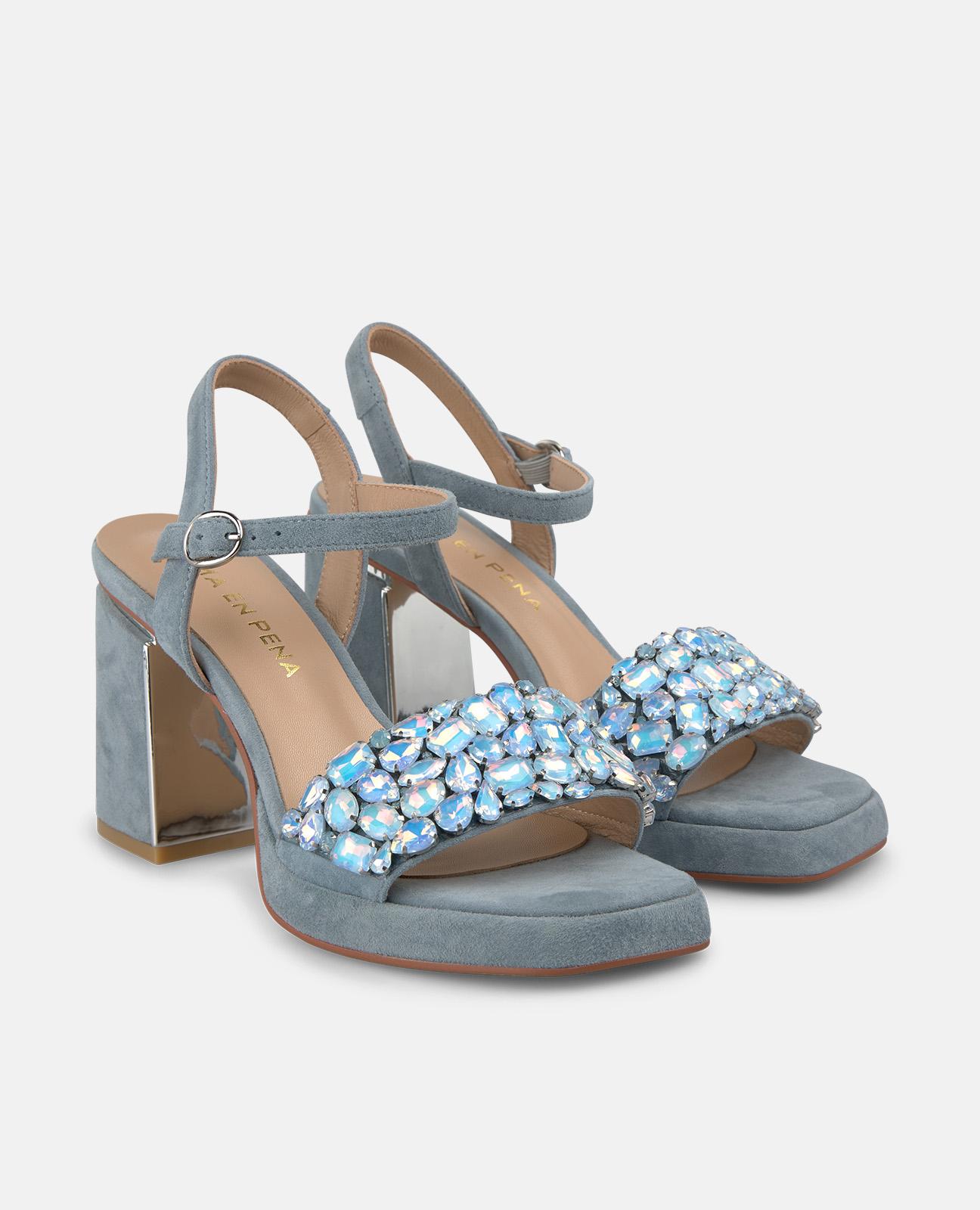 Sandalias de tacón de mujer en piel efecto jean con tira delantera con detalle pedreria - Alma en Pena - Azul claro Azul claro-4