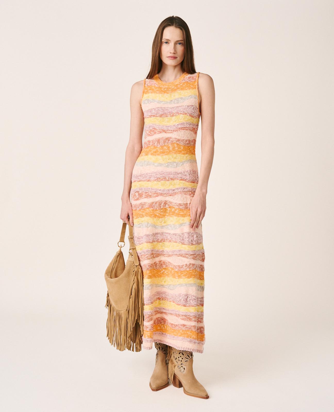 Alma en Pena - Vestido midi de punto con estampado geométrico sin mangas.