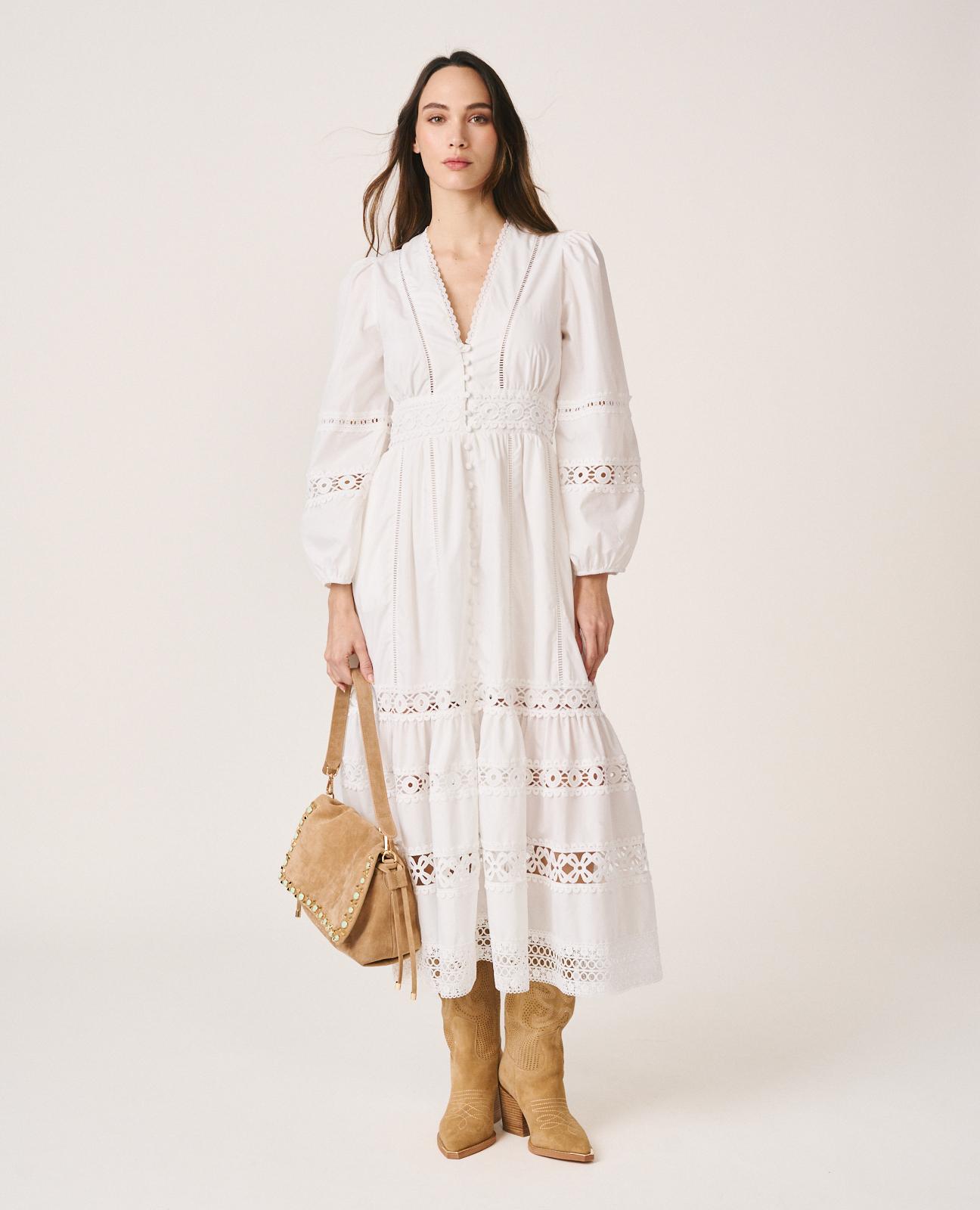 Alma en Pena - Vestido midi con detalles de pasamanería calada y manga larga ablusada.