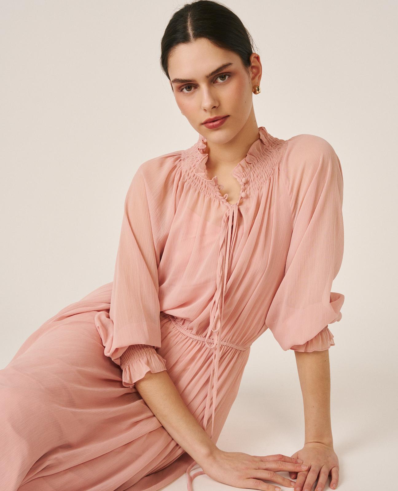 Vestido midi manga ablusada con cuello fruncido y cintura elástica - Alma en Pena - Rosa Rosa-2