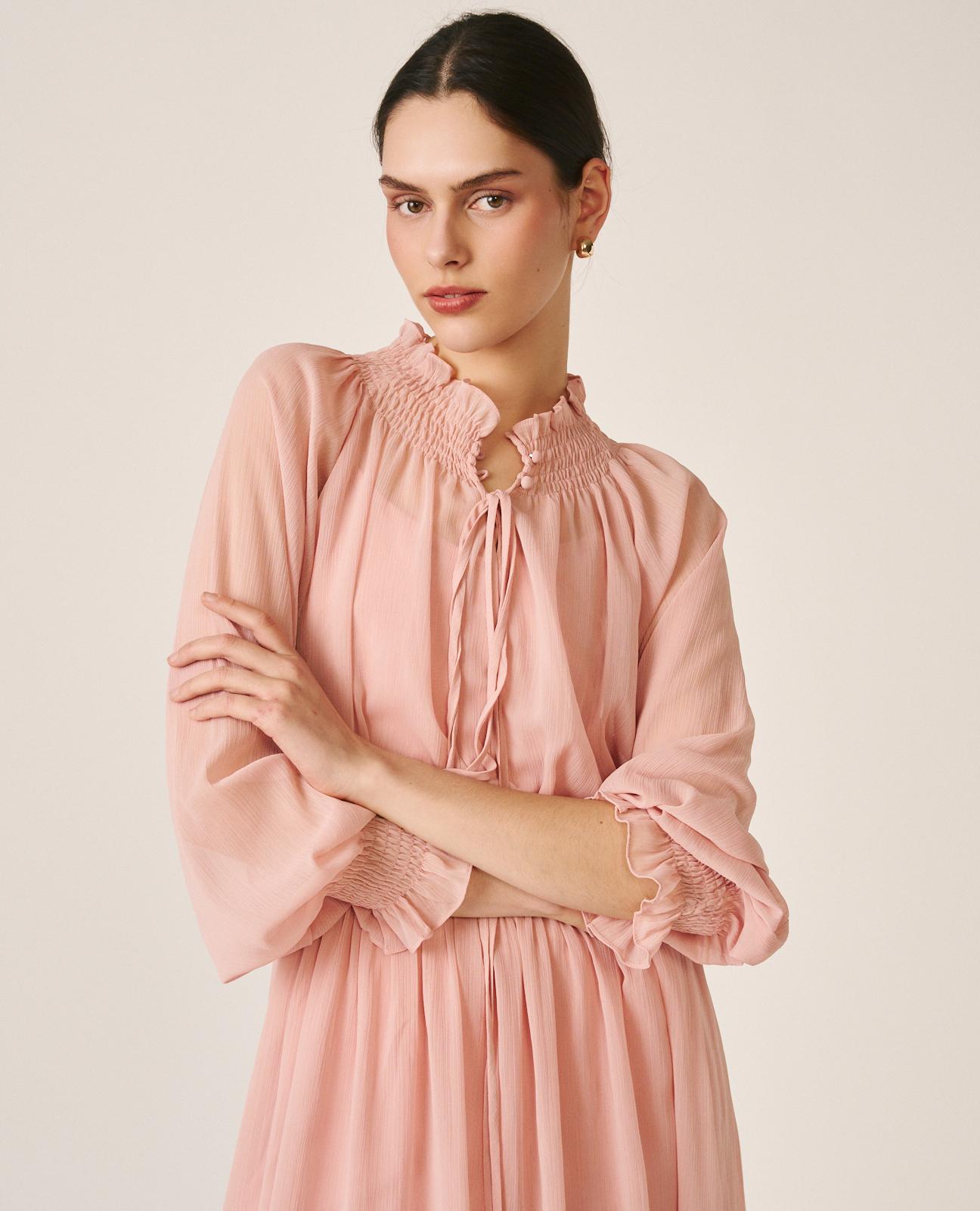 Vestido midi manga ablusada con cuello fruncido y cintura elástica - Alma en Pena - Rosa Rosa-5