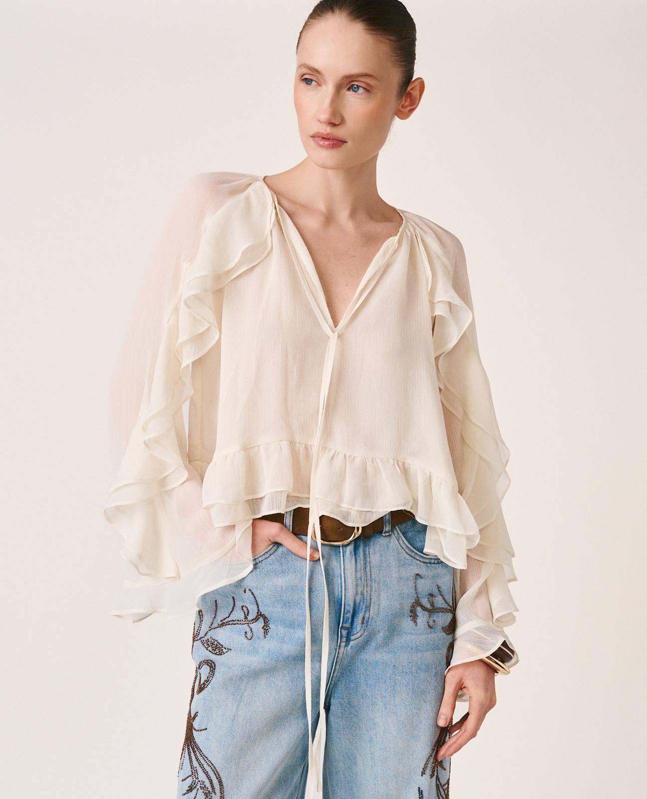 Blusa de mujer de gasa y manga larga acampanada con volantes - Alma en Pena - Blanco Blanco-2