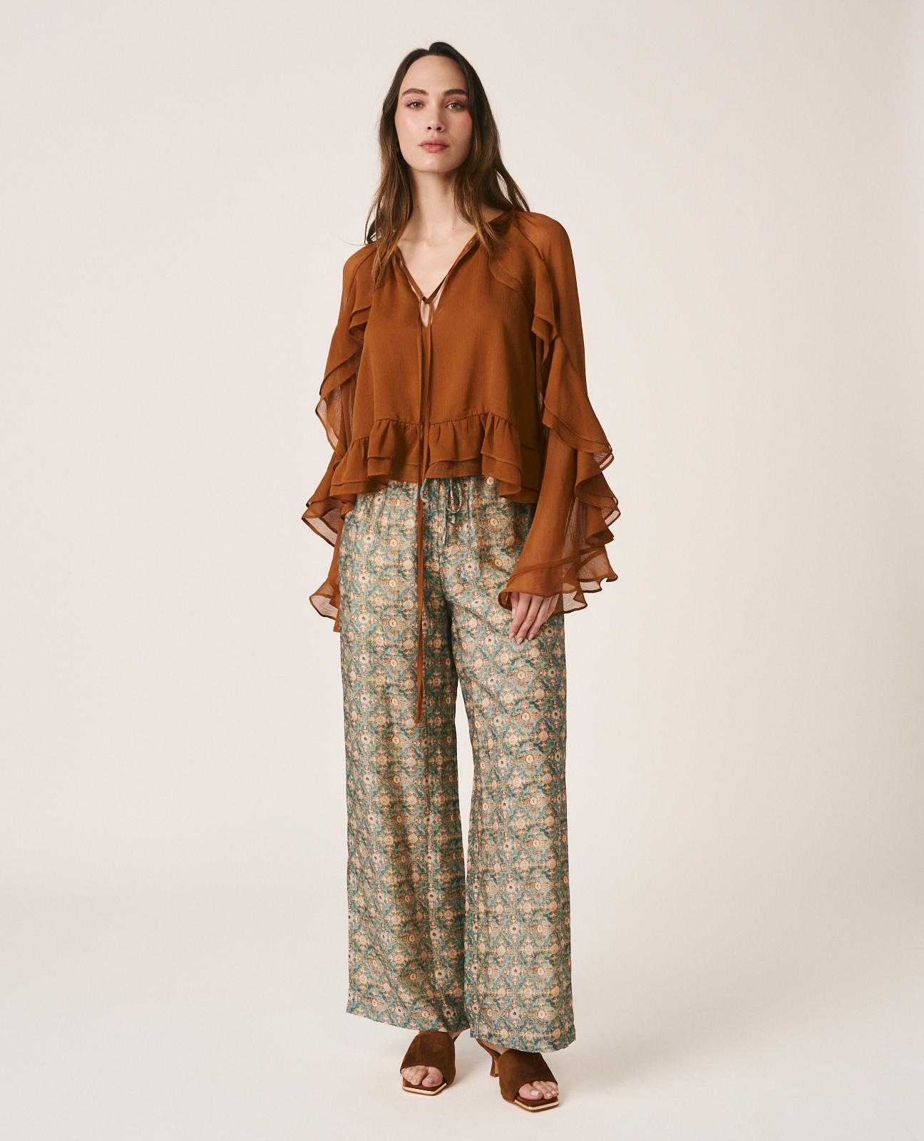 Blusa de mujer de gasa y manga larga acampanada con volantes - Alma en Pena - Naranja Naranja-2
