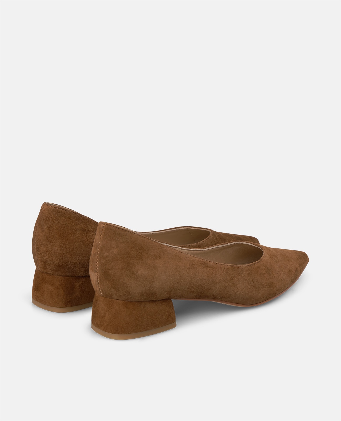 Zapatos de salón de mujer en ante con acabado en punta - Alma en Pena - Camel Camel-2
