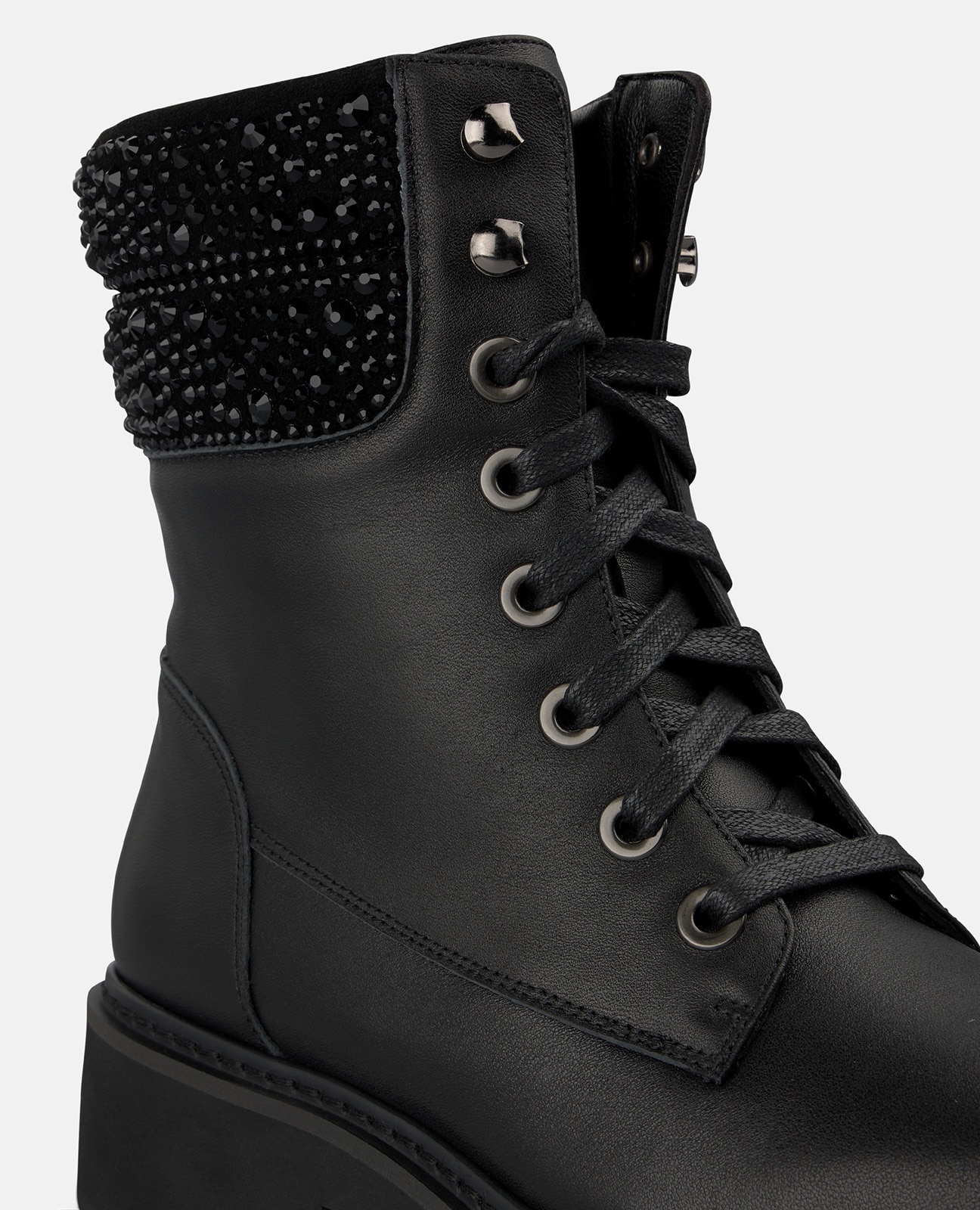 Imagen 4 de Botines militares de mujer en napa con detalles pedrería en la caña - Alma en Pena - Negro Negro