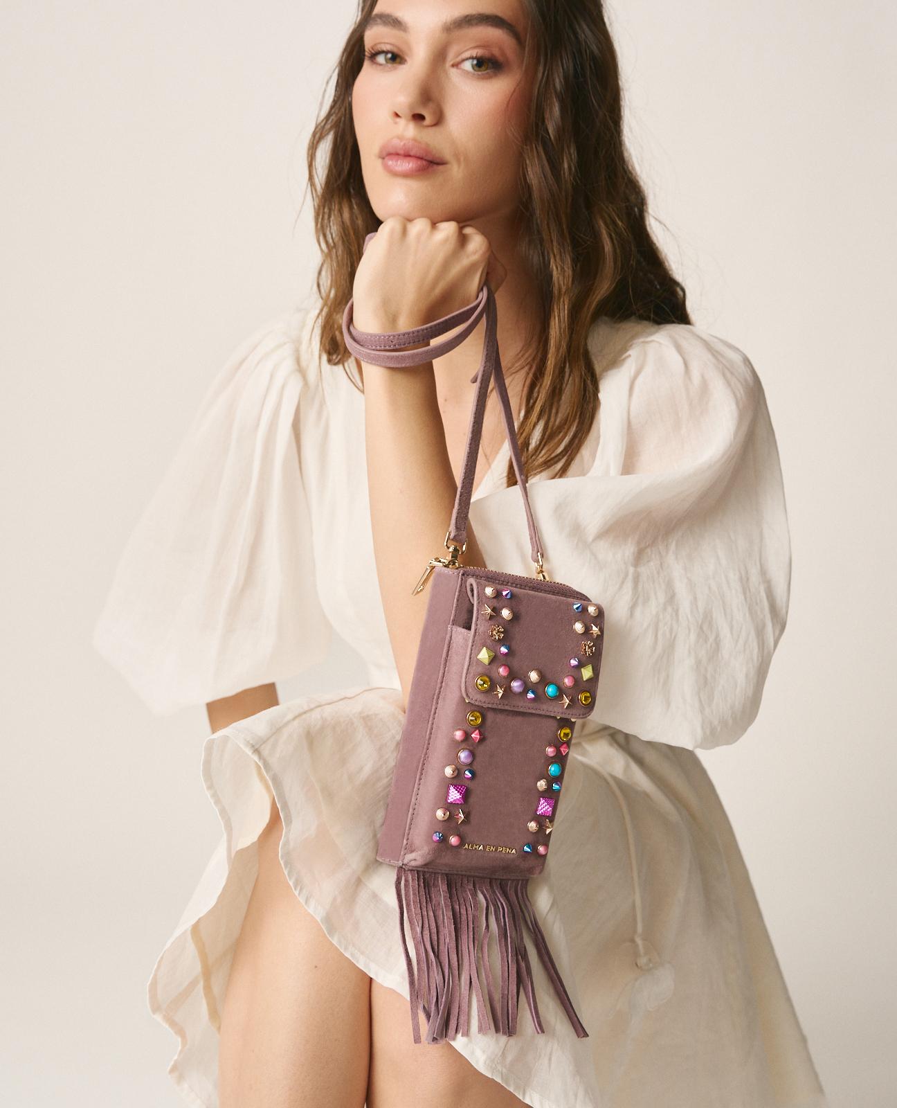Bolso pequeño de mujer de piel con tachuelas y flecos - Alma en Pena - Lila Lila-2