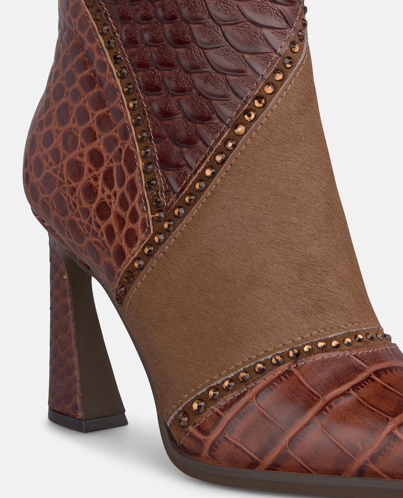 Botines básicos de mujer en piel con efecto cocodrilo - Camel Camel-2