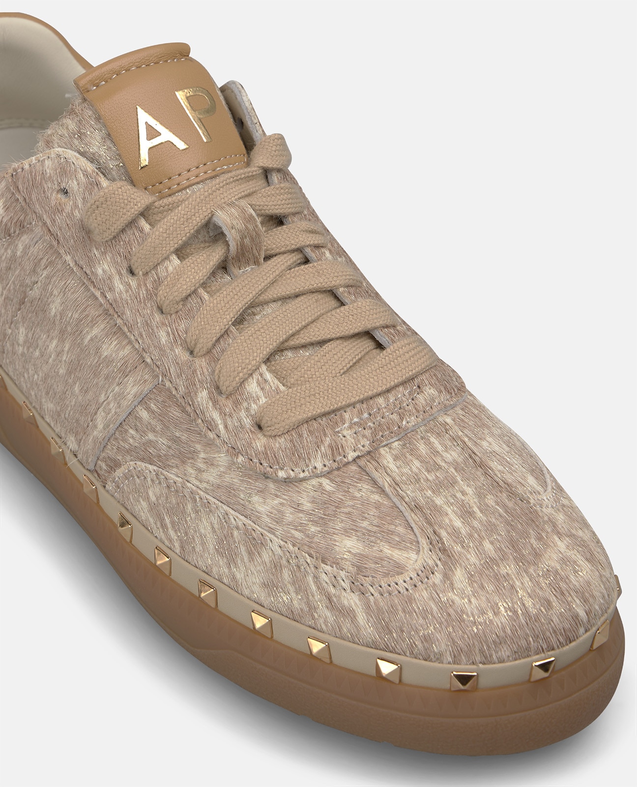 Zapatillas deportivas de mujer en piel con tachas metálicas - Alma en Pena - Beige Beige-4