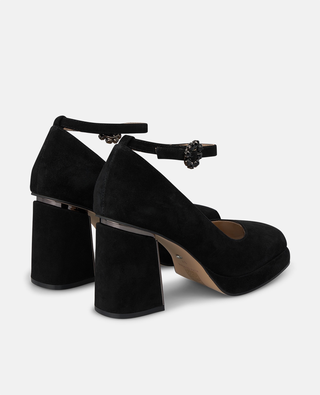 Zapato de salón de mujer en ante con cierre de pulsera - Alma en Pena - Negro Negro-2