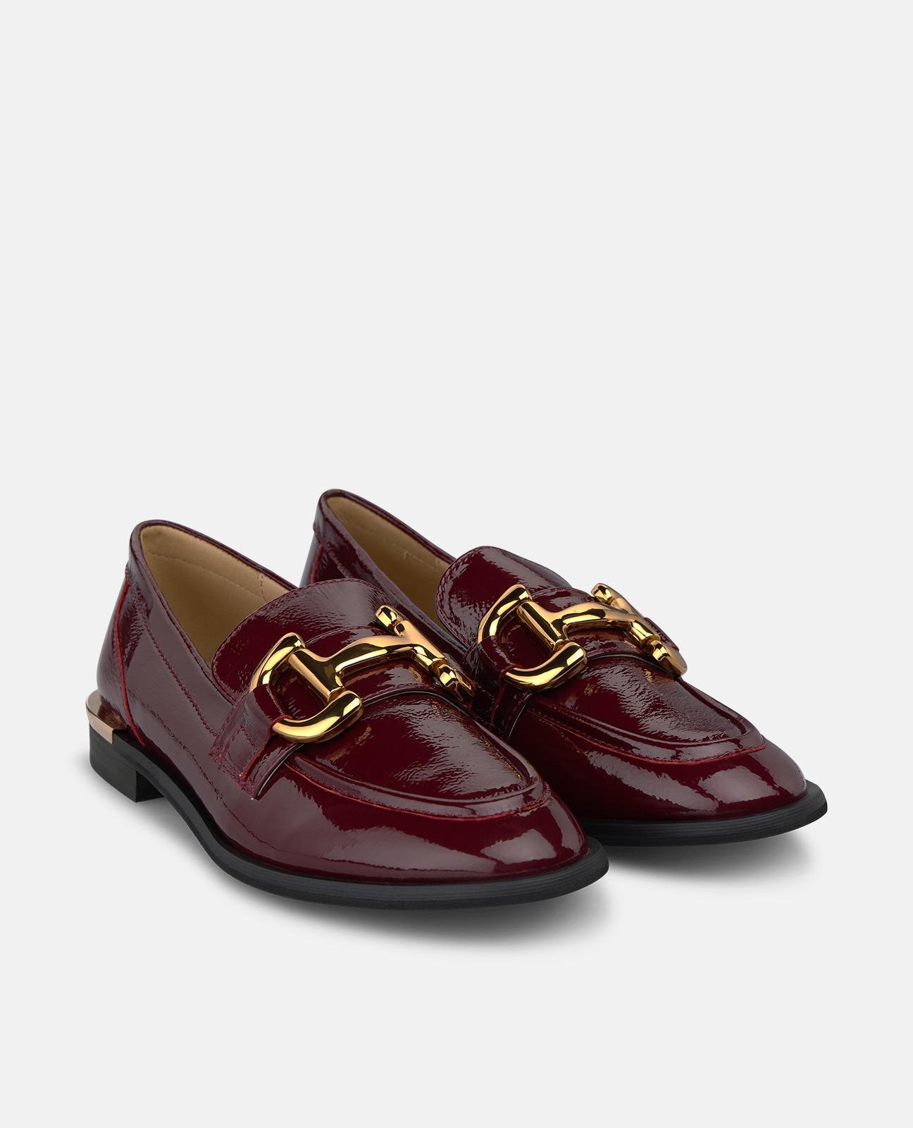 Mocasín plano de mujer en charol con adorno metálico - Alma en Pena - Burdeos Burdeos-3