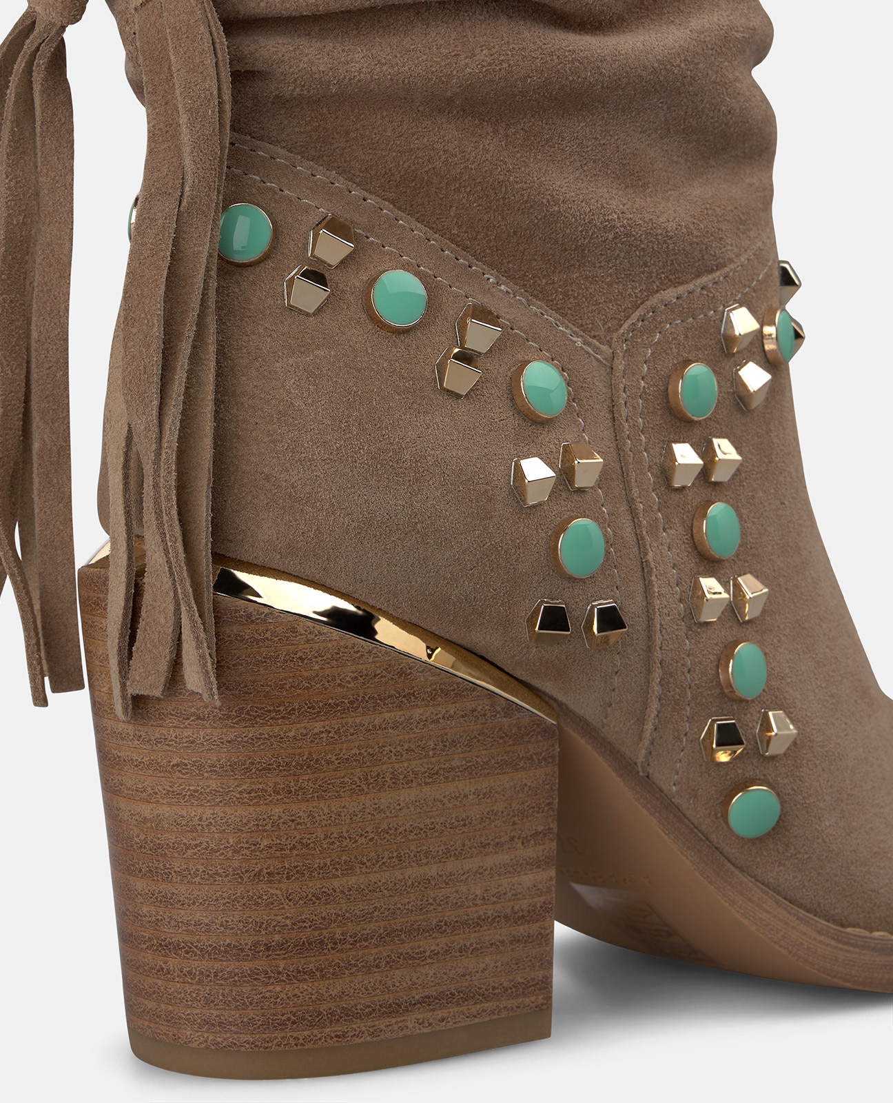 Imagen 4 de Botines básicos de mujer en ante con pedrería y tachas metálicas - Alma en Pena - Visón Visón