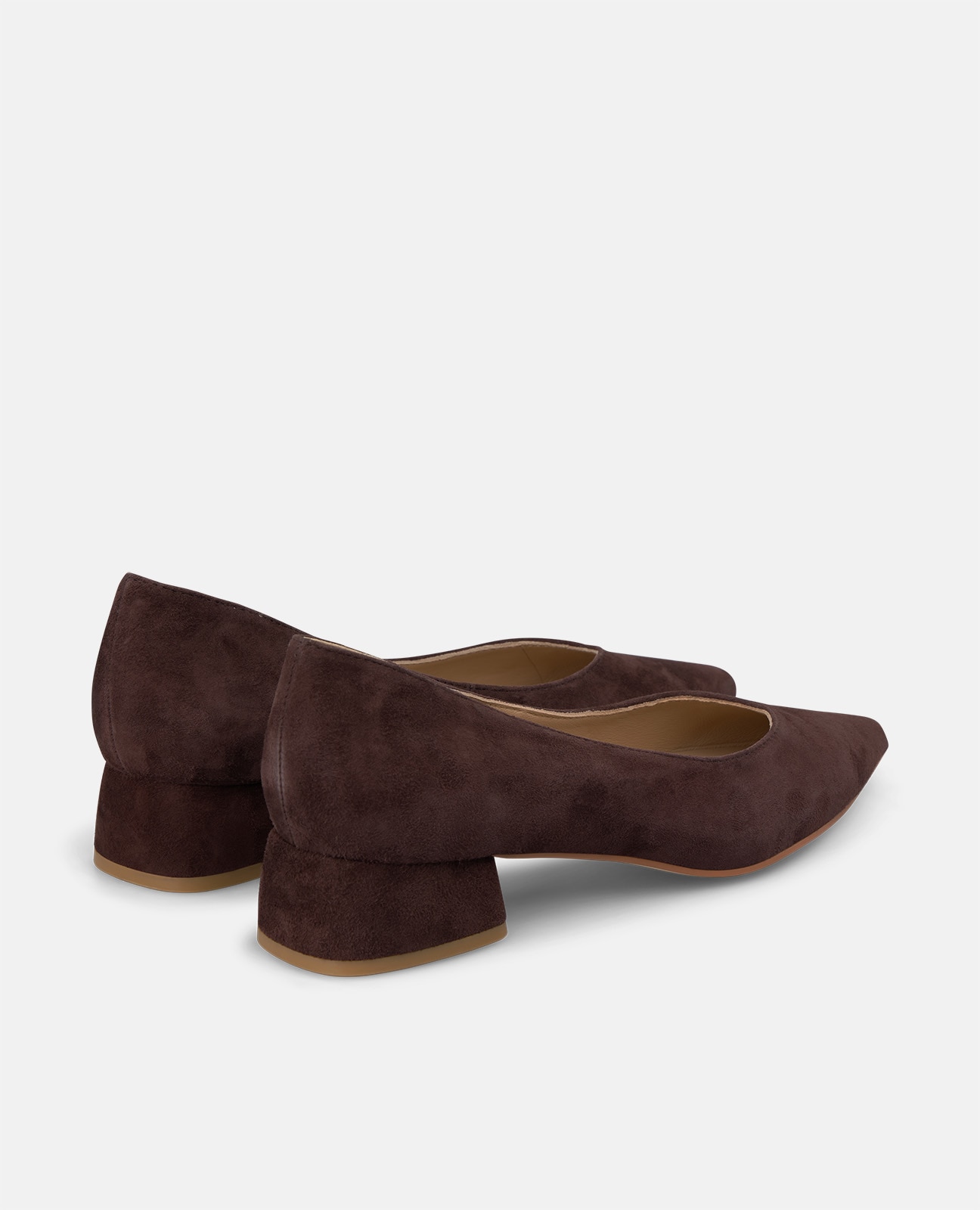 Zapatos de salón de mujer en ante con acabado en punta - Alma en Pena - Marrón Marrón-2