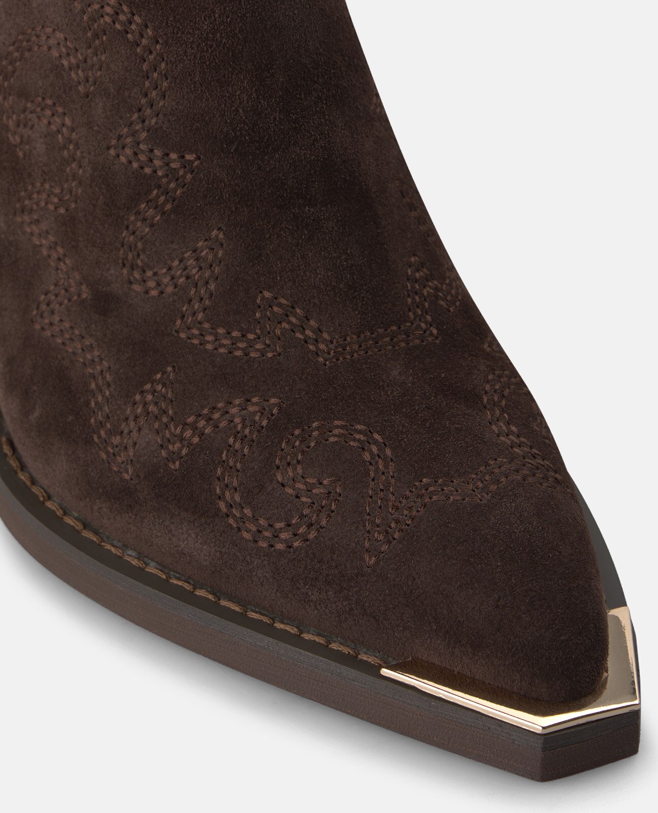 Botines cowboy de mujer en ante con cremallera lateral y detalles bordados - Alma en Pena - Marrón Marrón-4