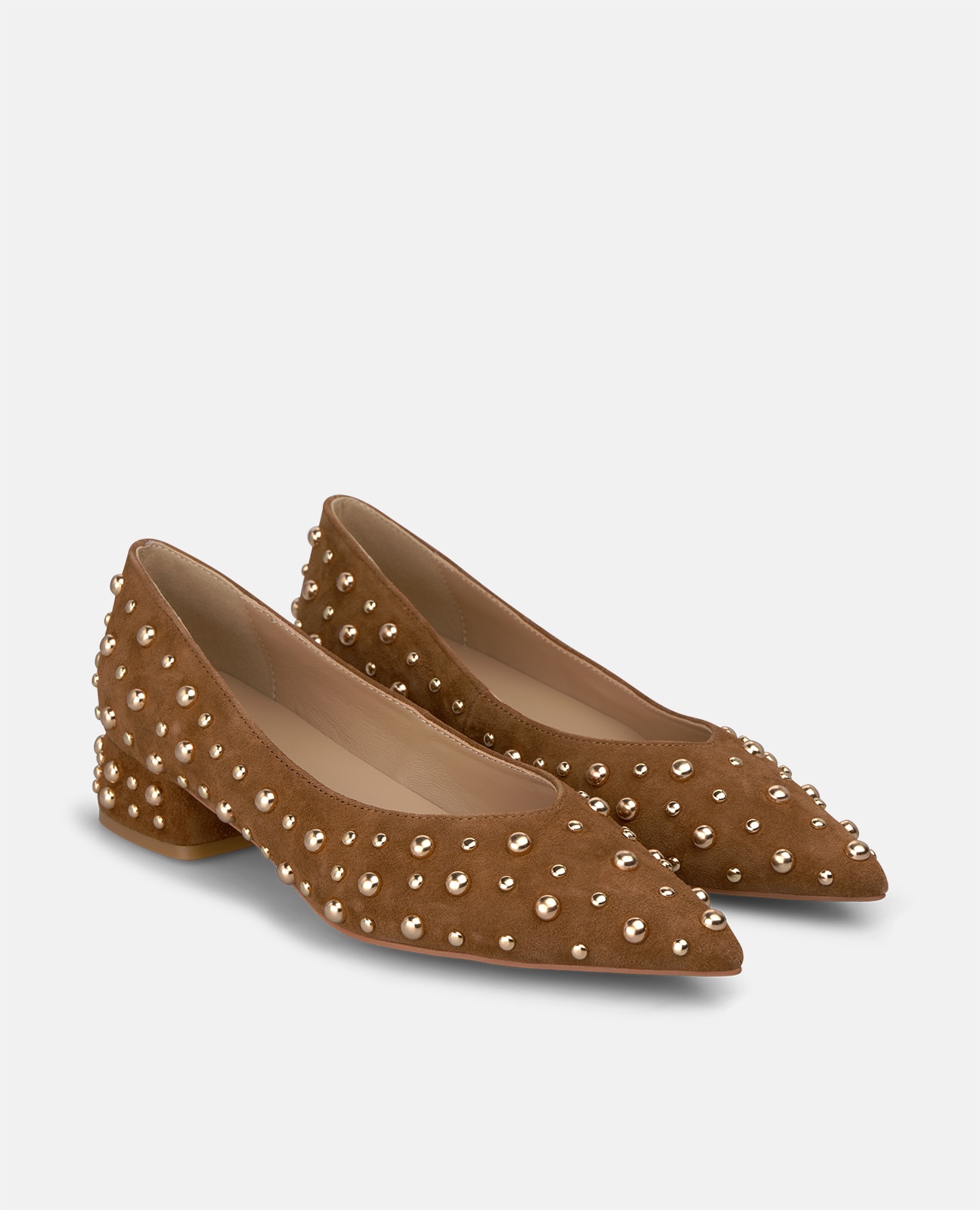 Zapatos de salón de mujer en ante con tachas metálicas - Camel Camel-3