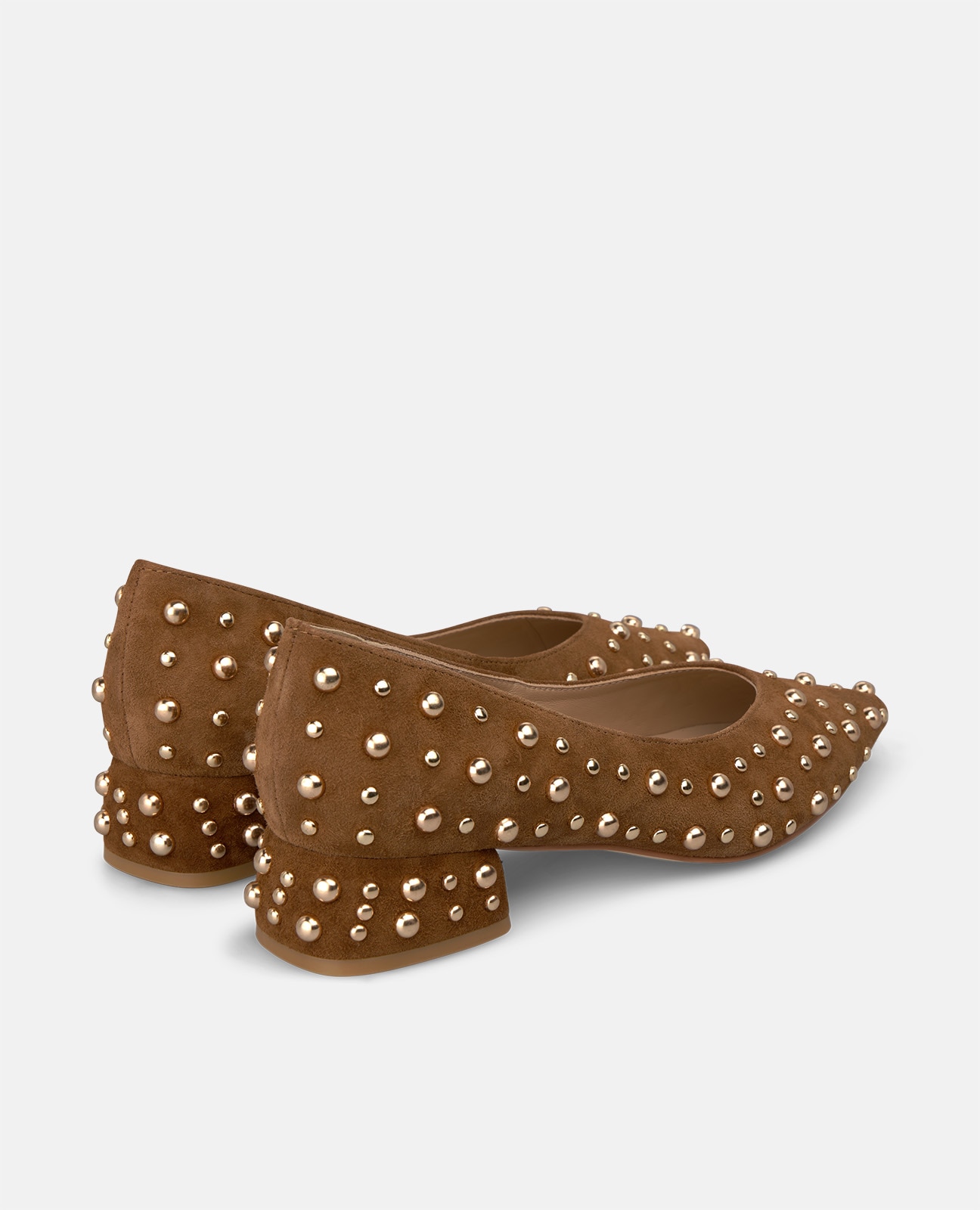 Zapatos de salón de mujer en ante con tachas metálicas - Camel Camel-2