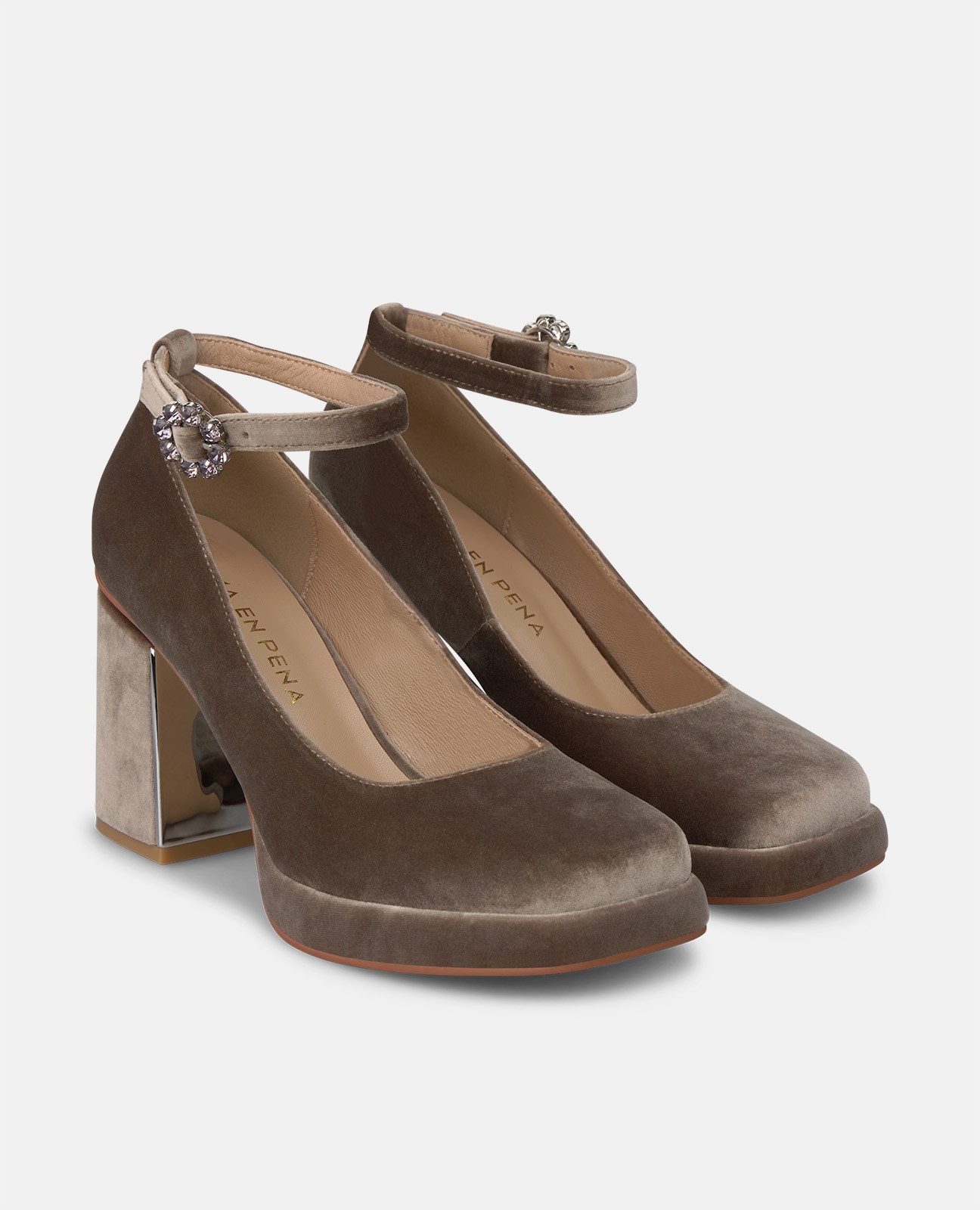 Zapato de salón de mujer en terciopelo con cierre de pulsera - Alma en Pena - Visón Visón-3