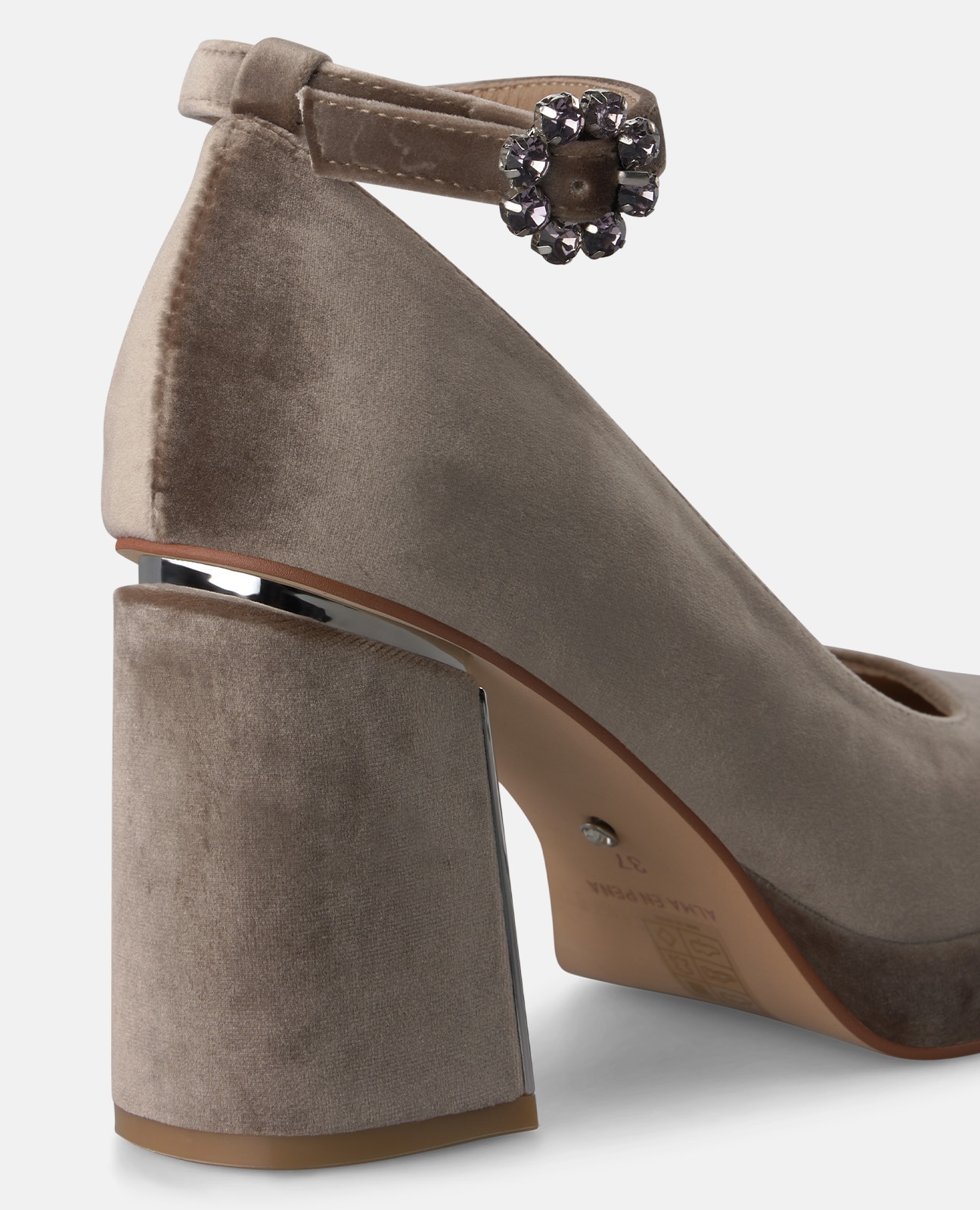 Zapato de salón de mujer en terciopelo con cierre de pulsera - Alma en Pena - Visón Visón-4